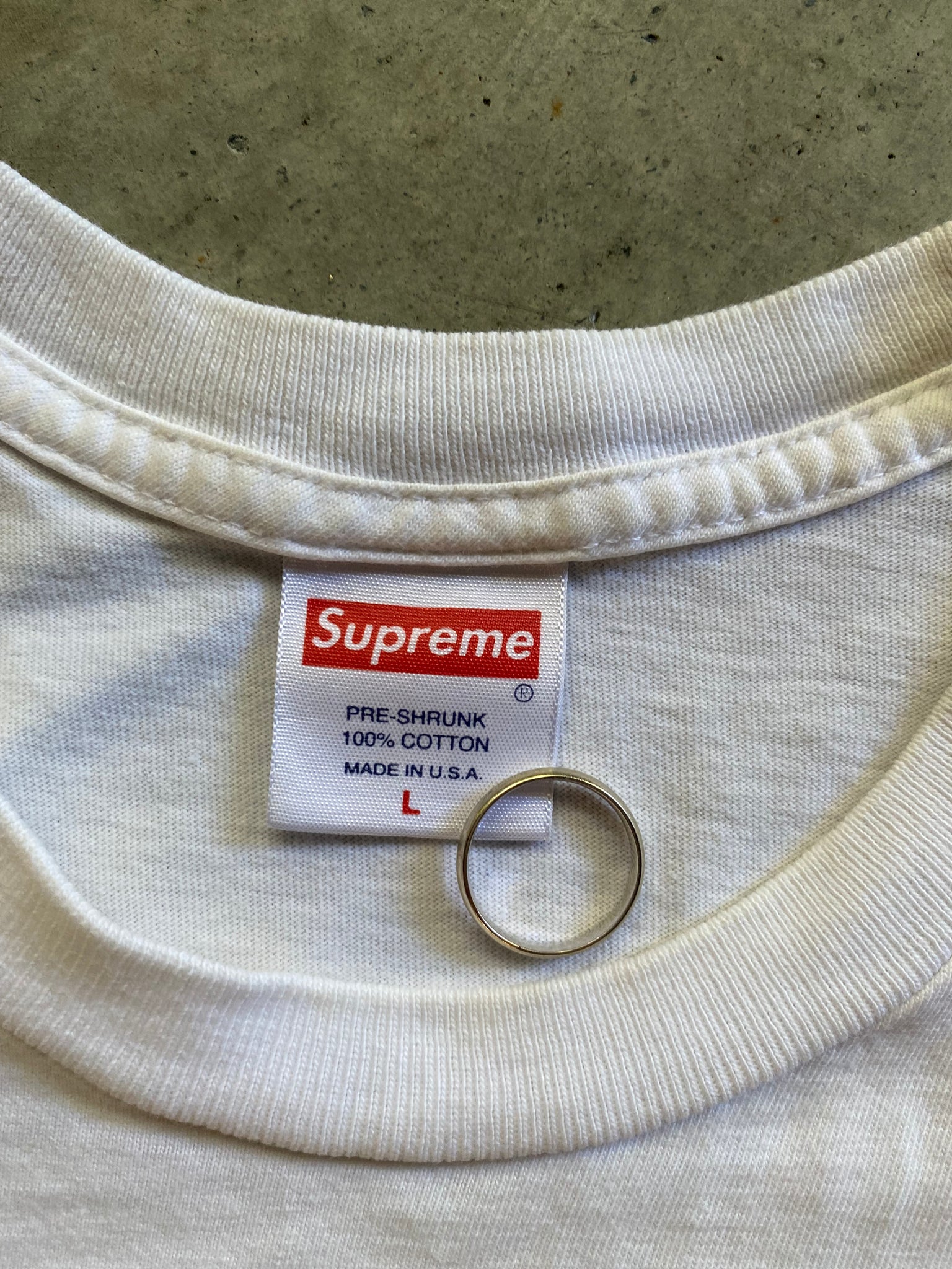 SUPREME BOWELS TEE / LARGE