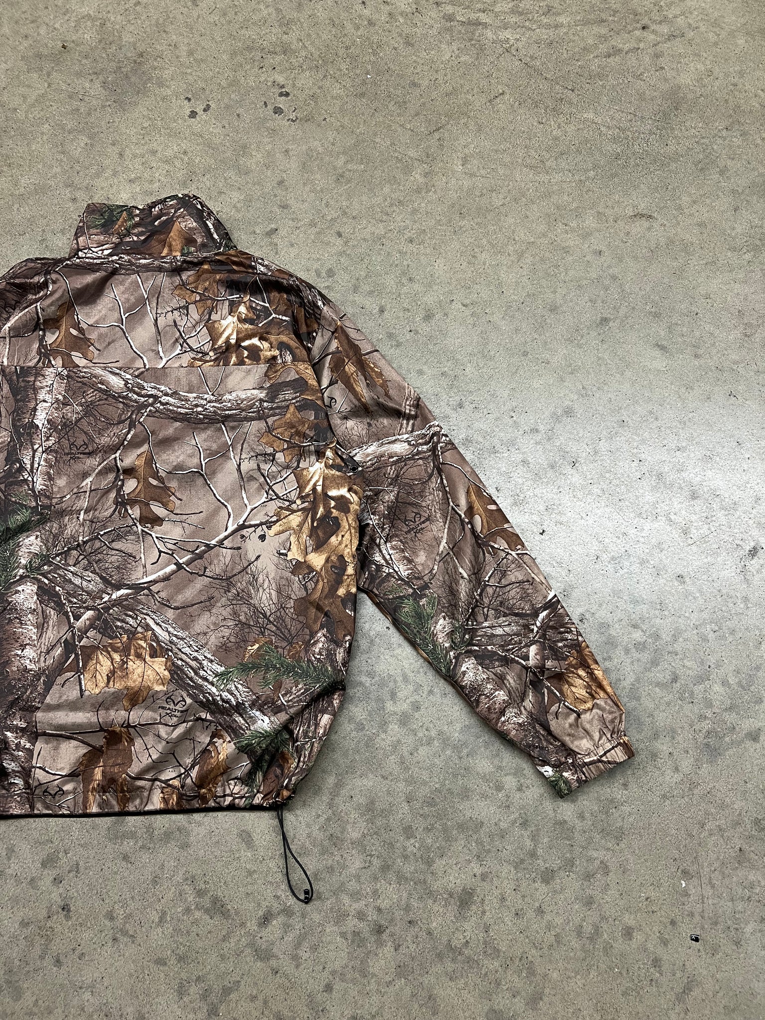 STUSSY MICRO-RIP REALTREE WINDBREAKER / LARGE