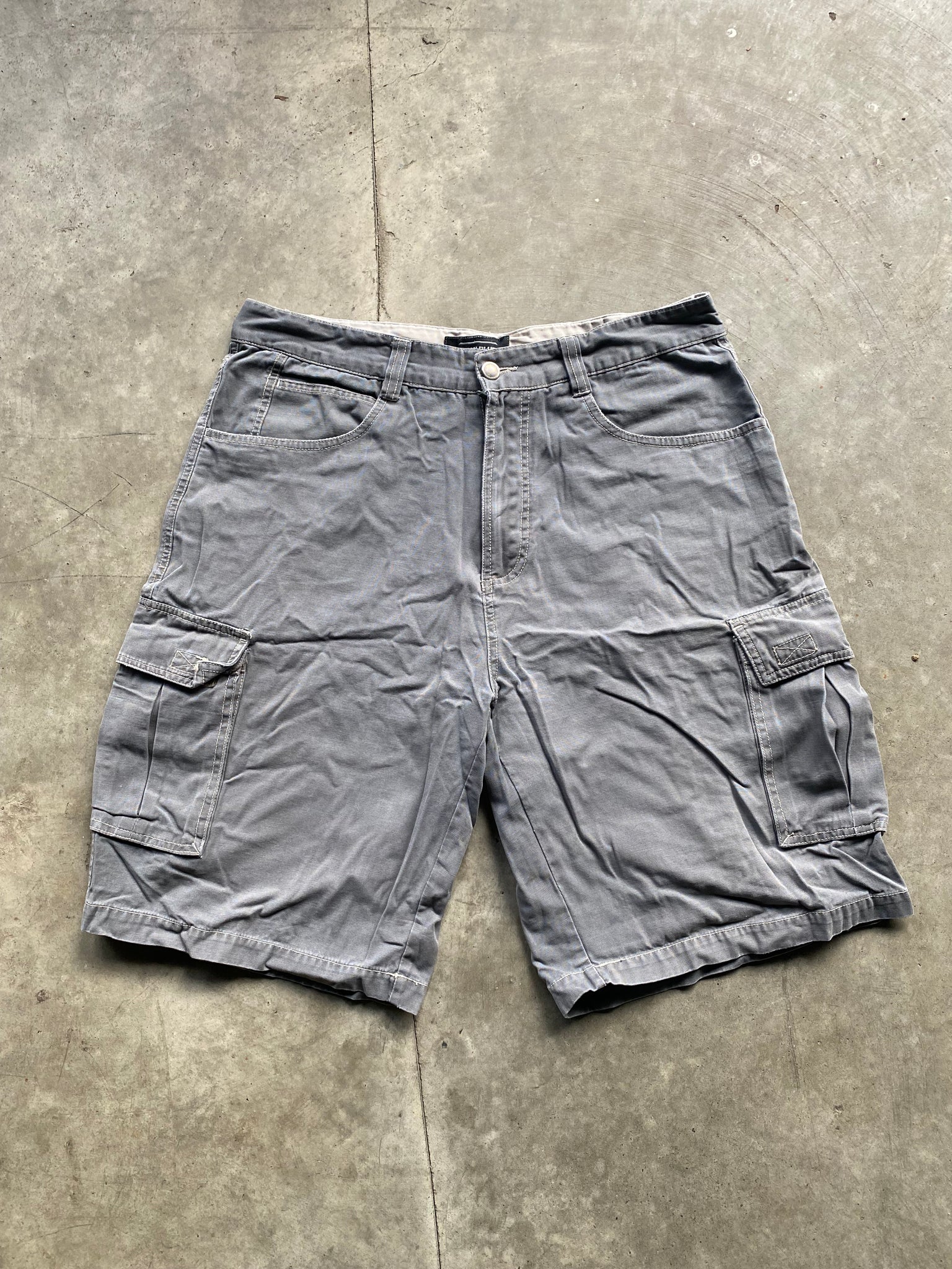 URBAN BLUES GREY CARGO SHORTS / 34