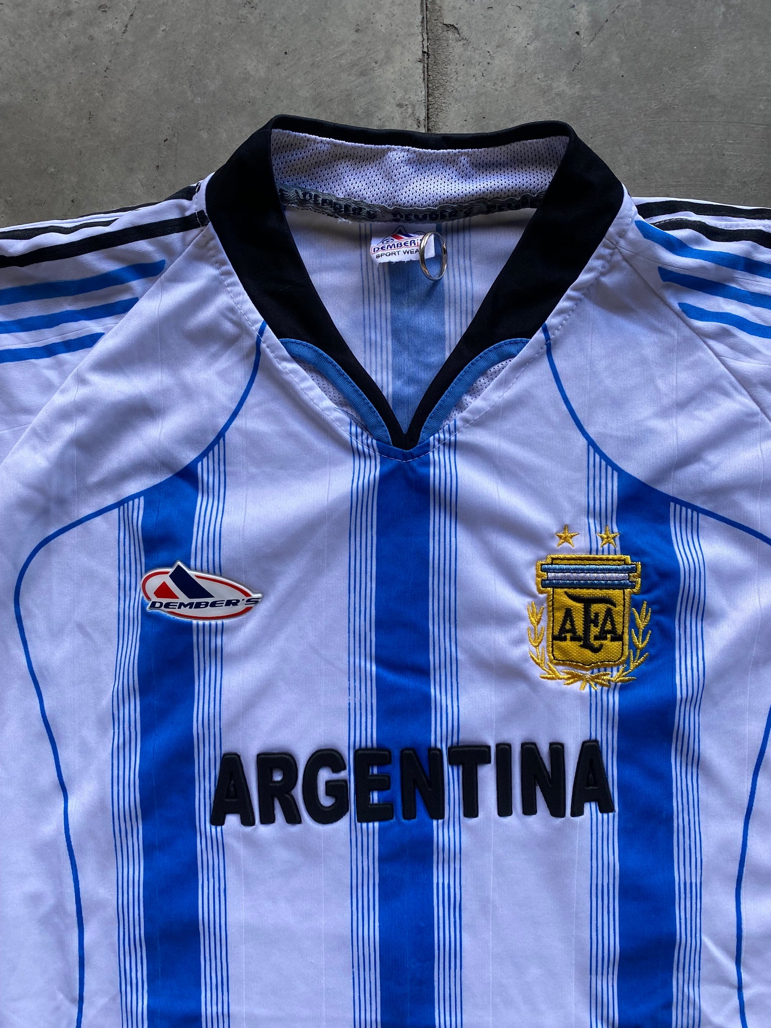 ARGENTINA DEMBERS JERSEY / MEDIUM