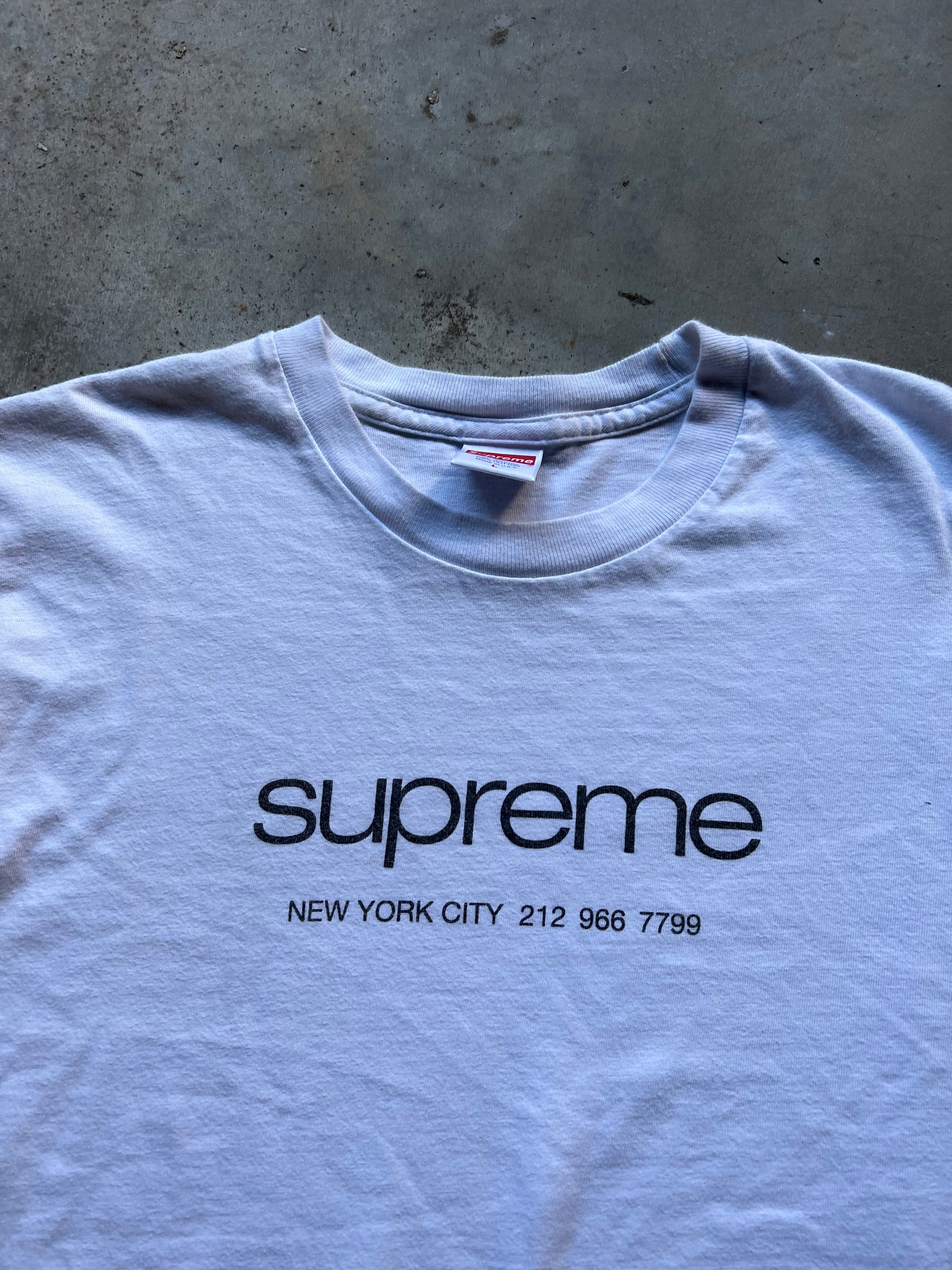 SUPREME NYC TEE / LARGE