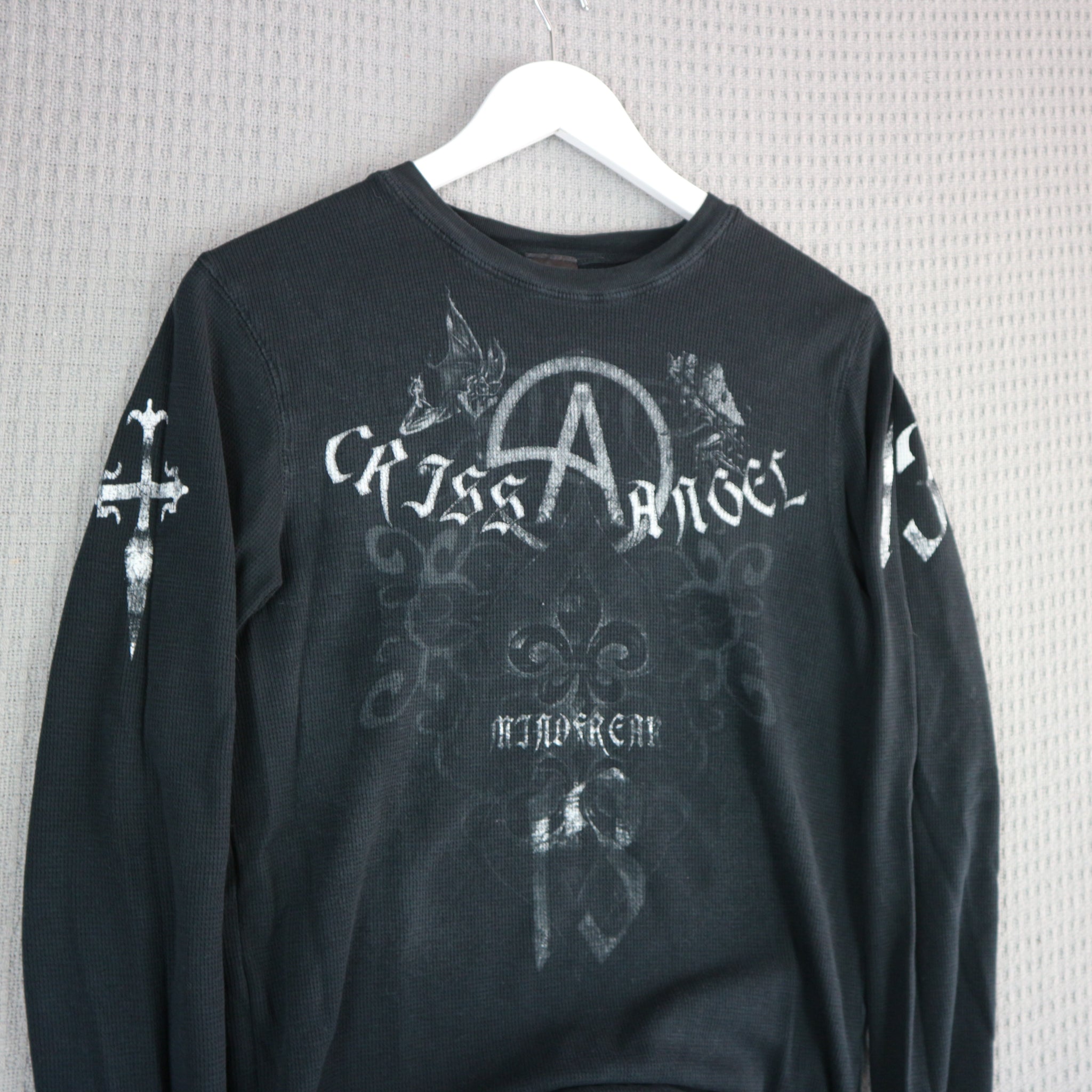 Grunge Y2K Distressed Affliction Xtreme Couture Ed Hardy Vancouver Streetwear Vancouver Vintage Cross Angel Guess Glory Tee Criss Angel Thermal