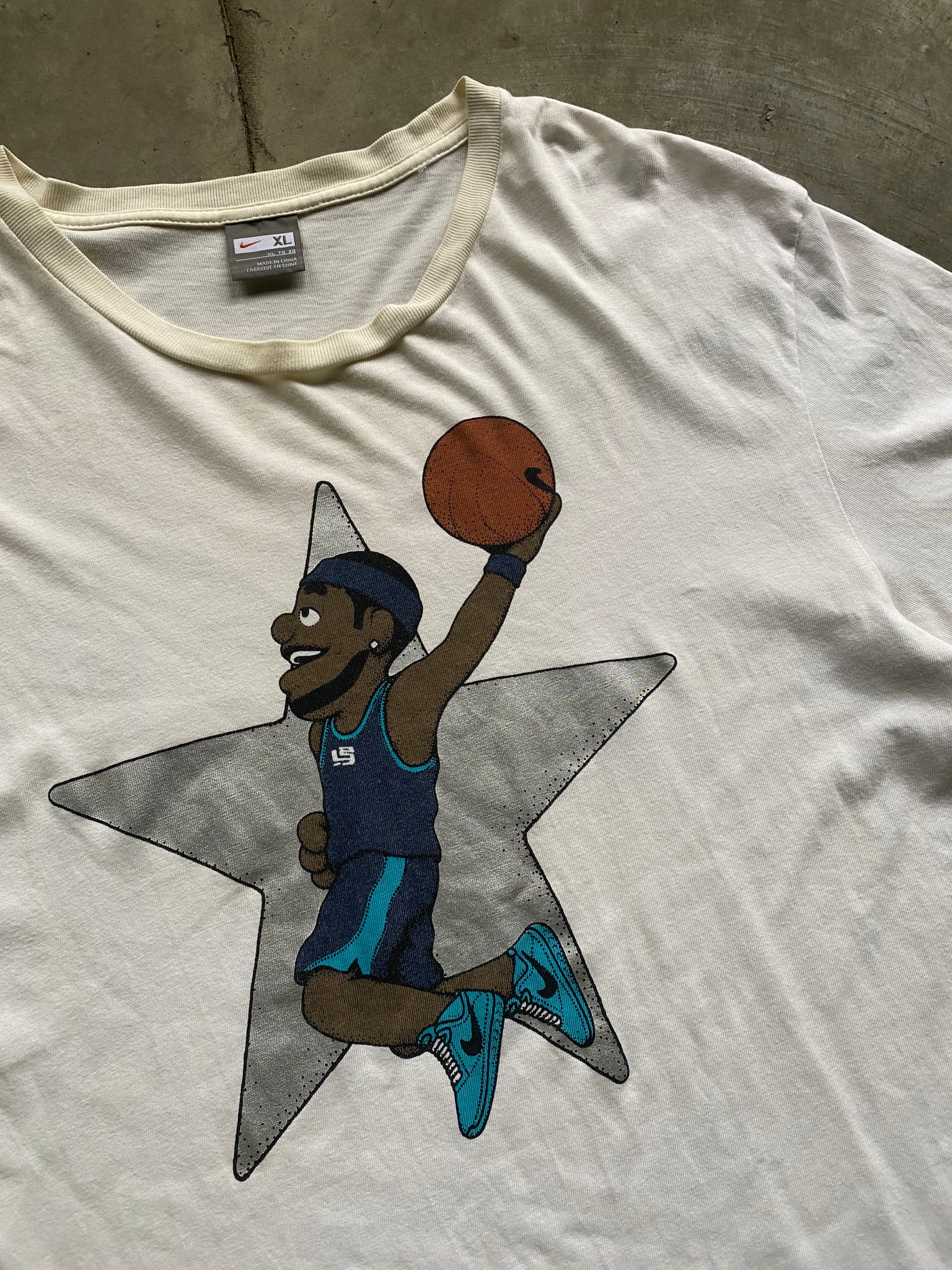 2000s LEBRON CHARACTER TEE / XLARGE