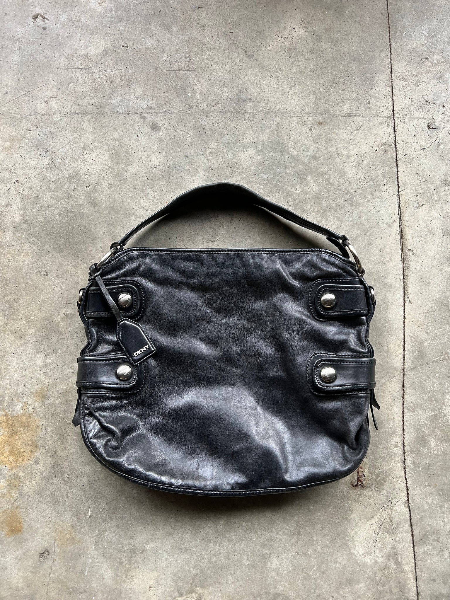 DKNY LEATHER HOBO BAG / BLACK