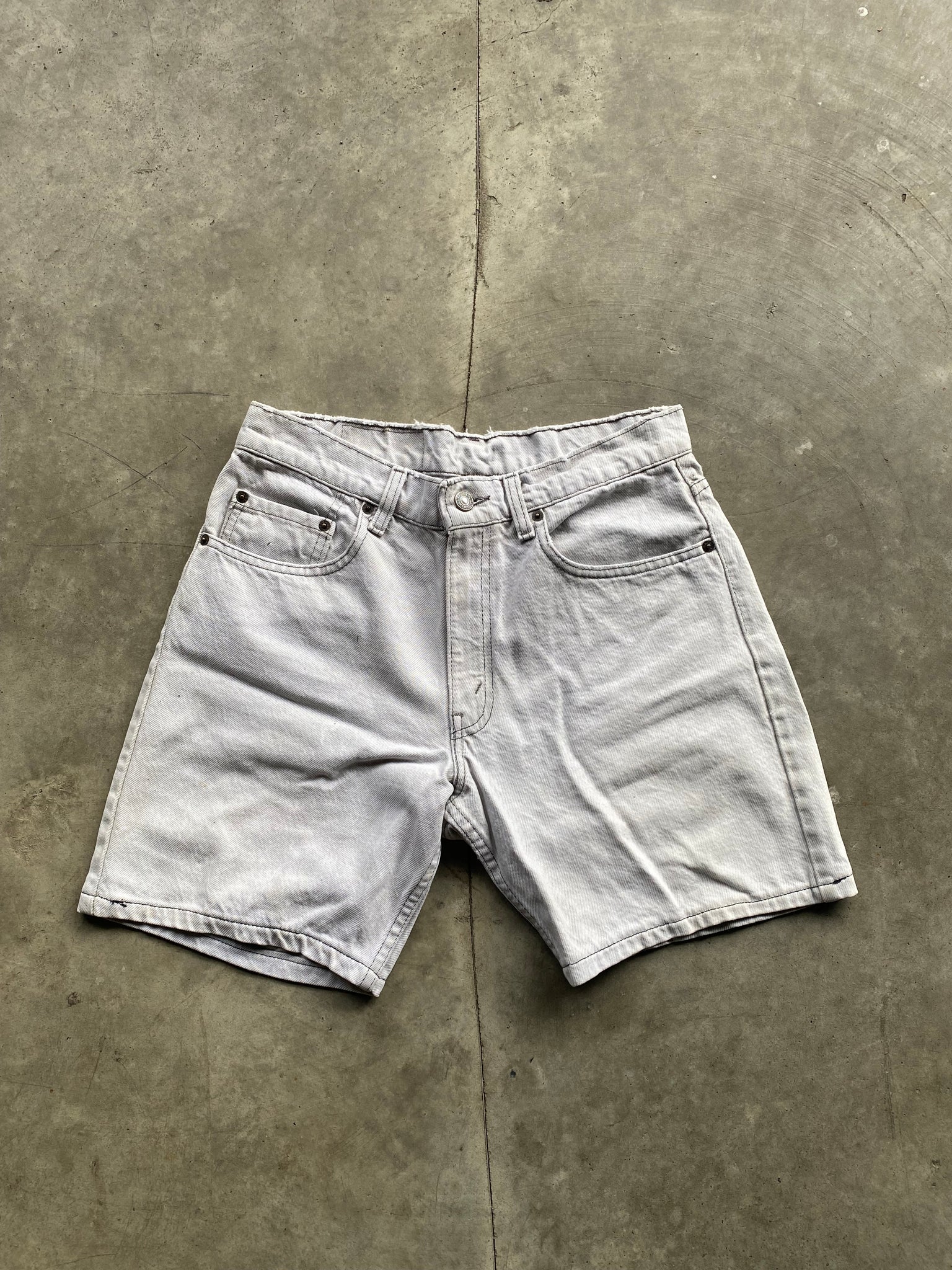 LEVIS LIGHTWASH 505 JORTS / 30