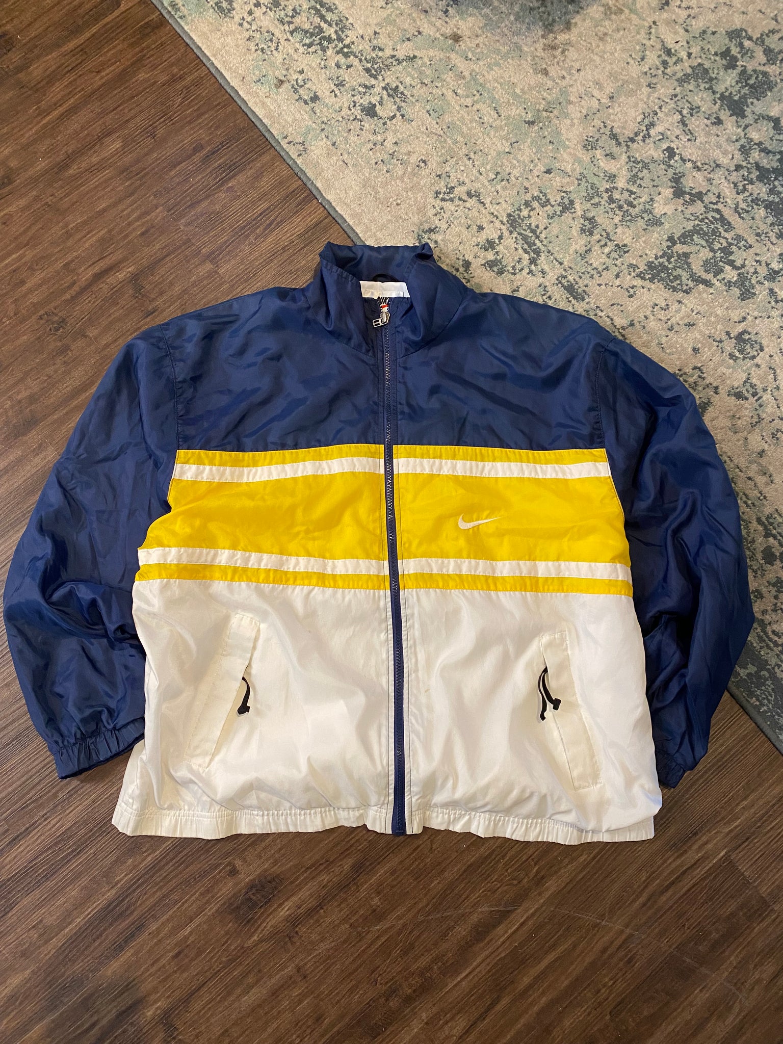 NIKE 90'S NAVY/YELLOW WINDBREAKER / LARGE