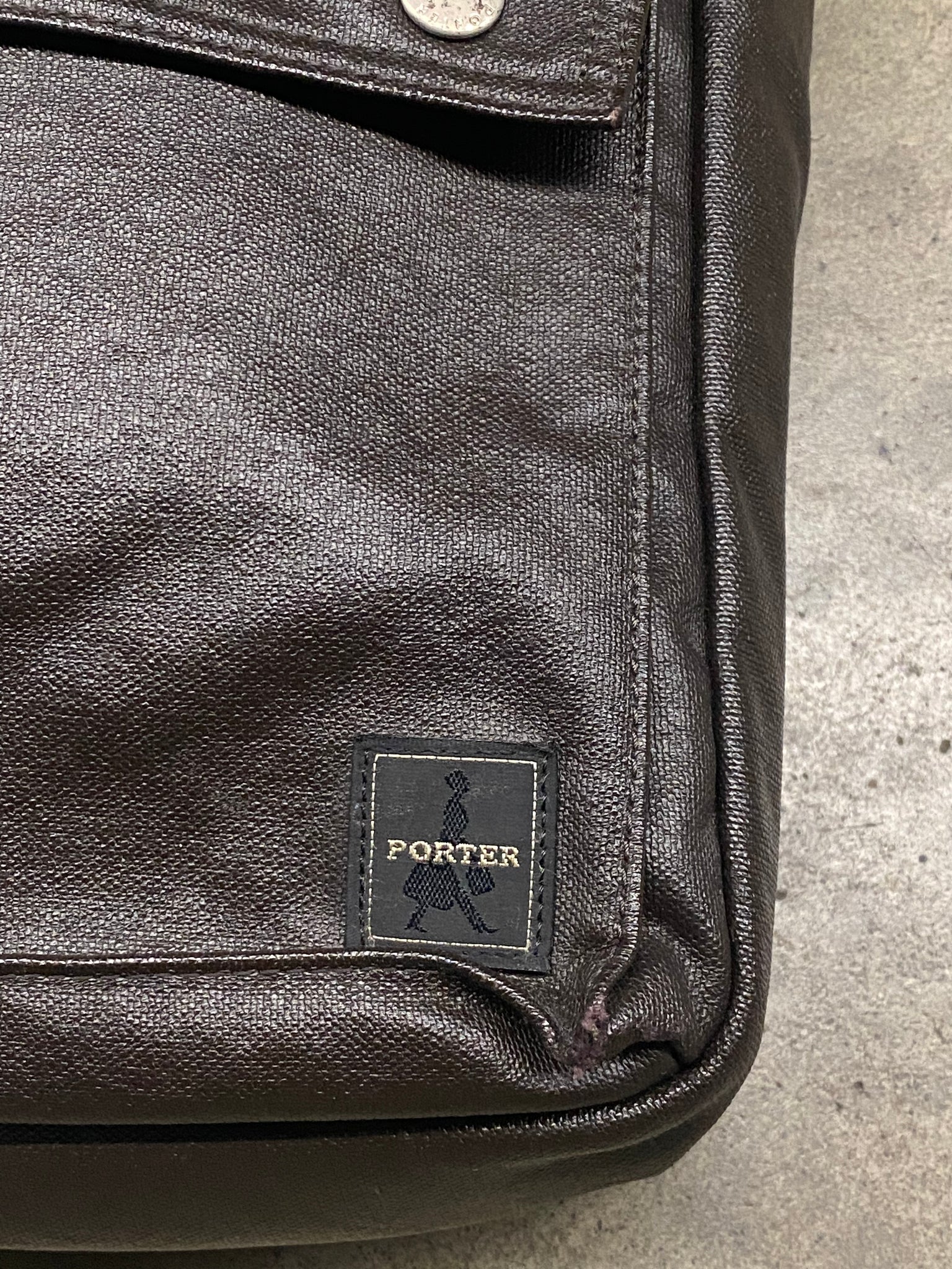 PORTER CROSS GRAIN PLEATHER BAG