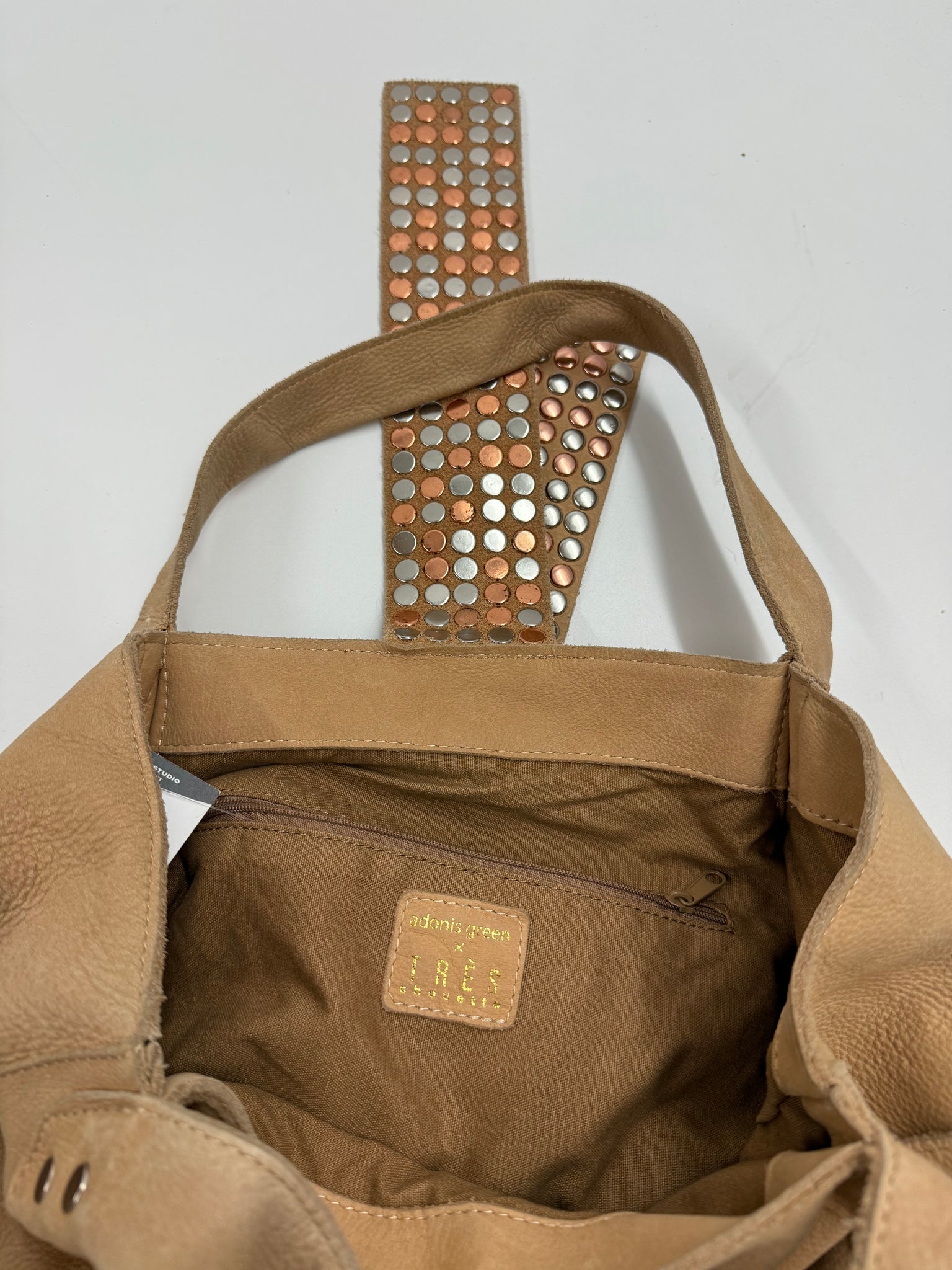 Adonis Green Tres 100% Cowhide leather shoulder bag with detailing studs brown leather front detail shot