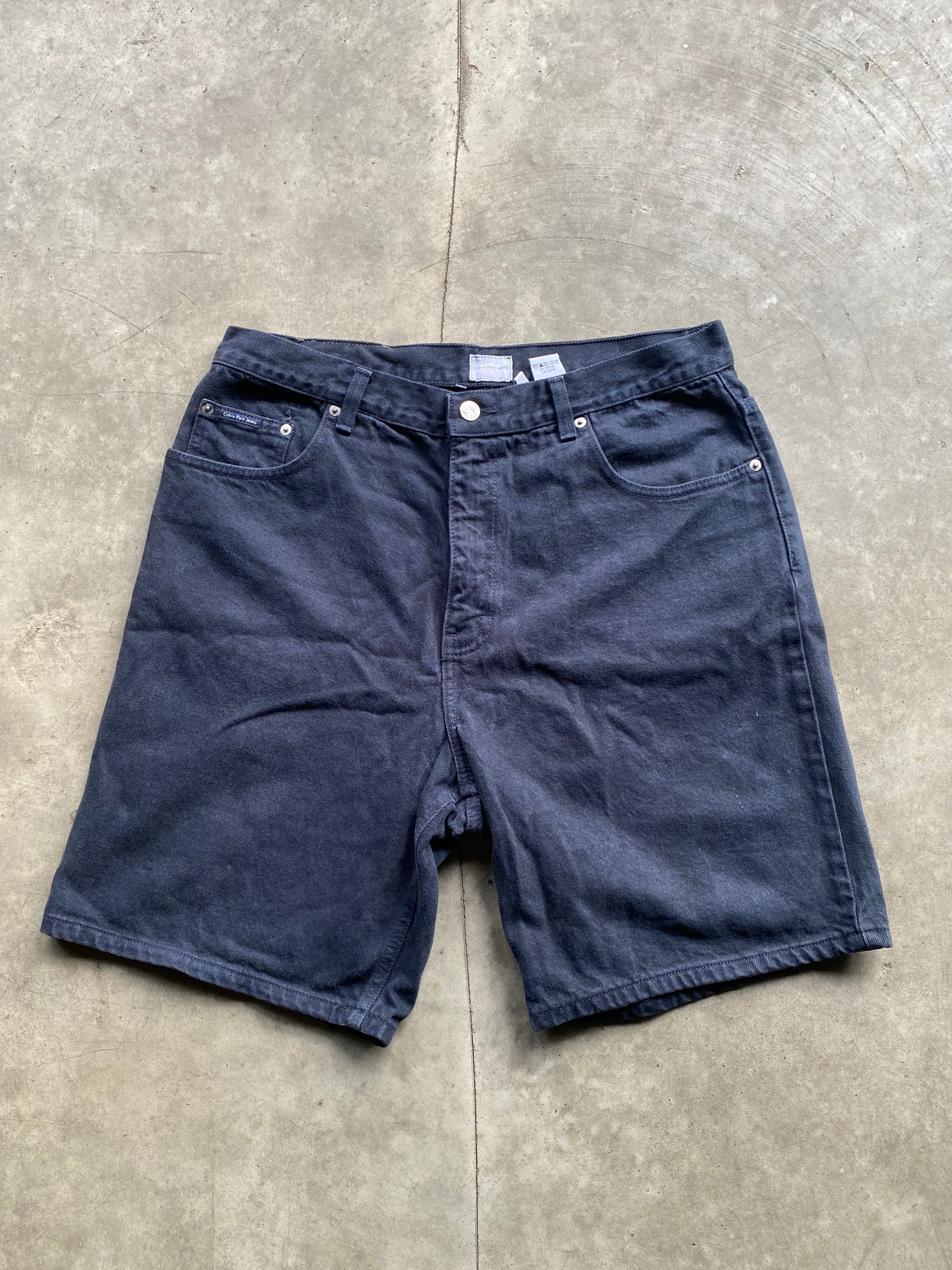 CALVIN KLEIN BLACK JORTS / 34