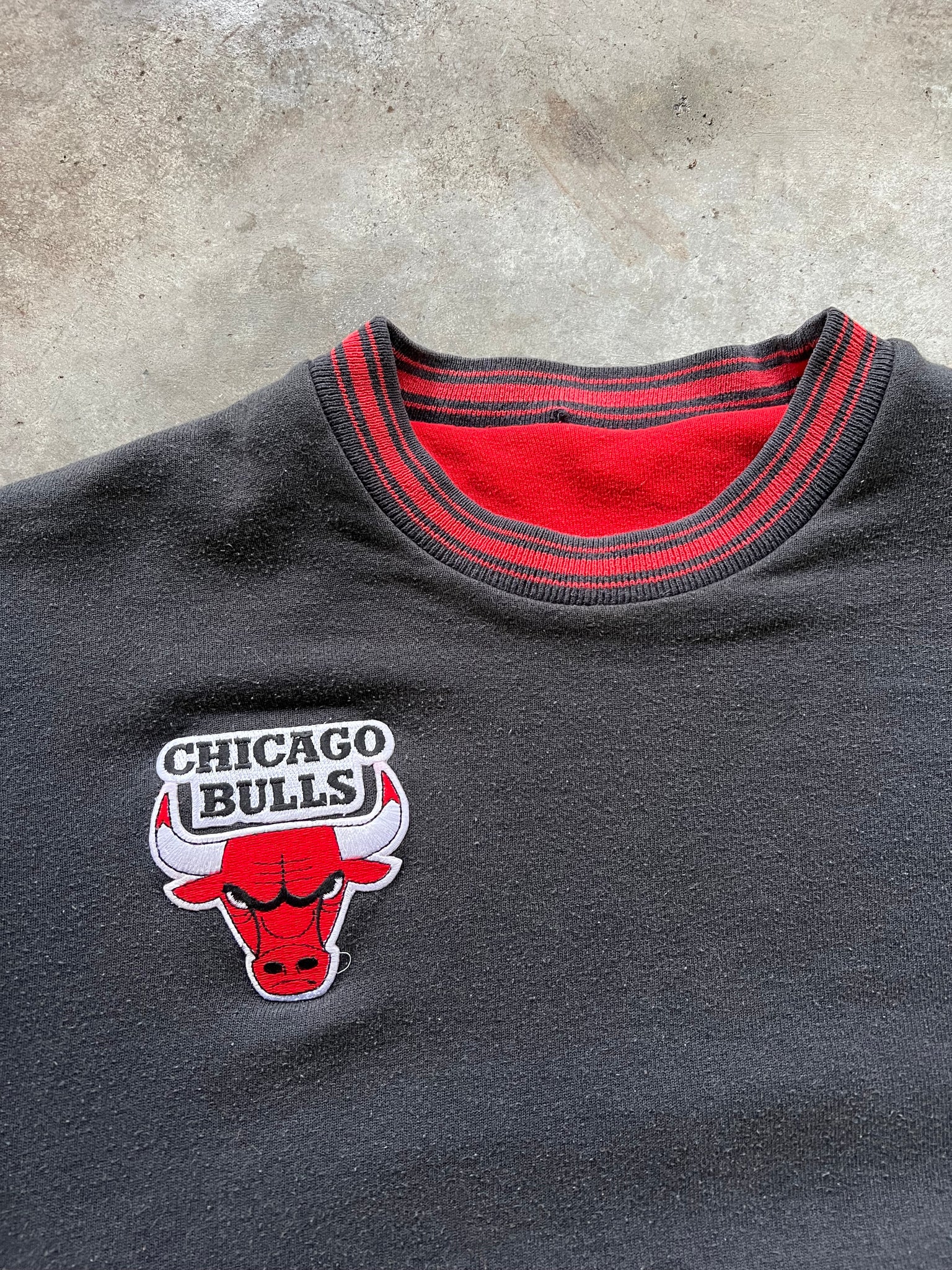 CHICAGO BULLS REVERSIBLE CREWNECK / LARGE