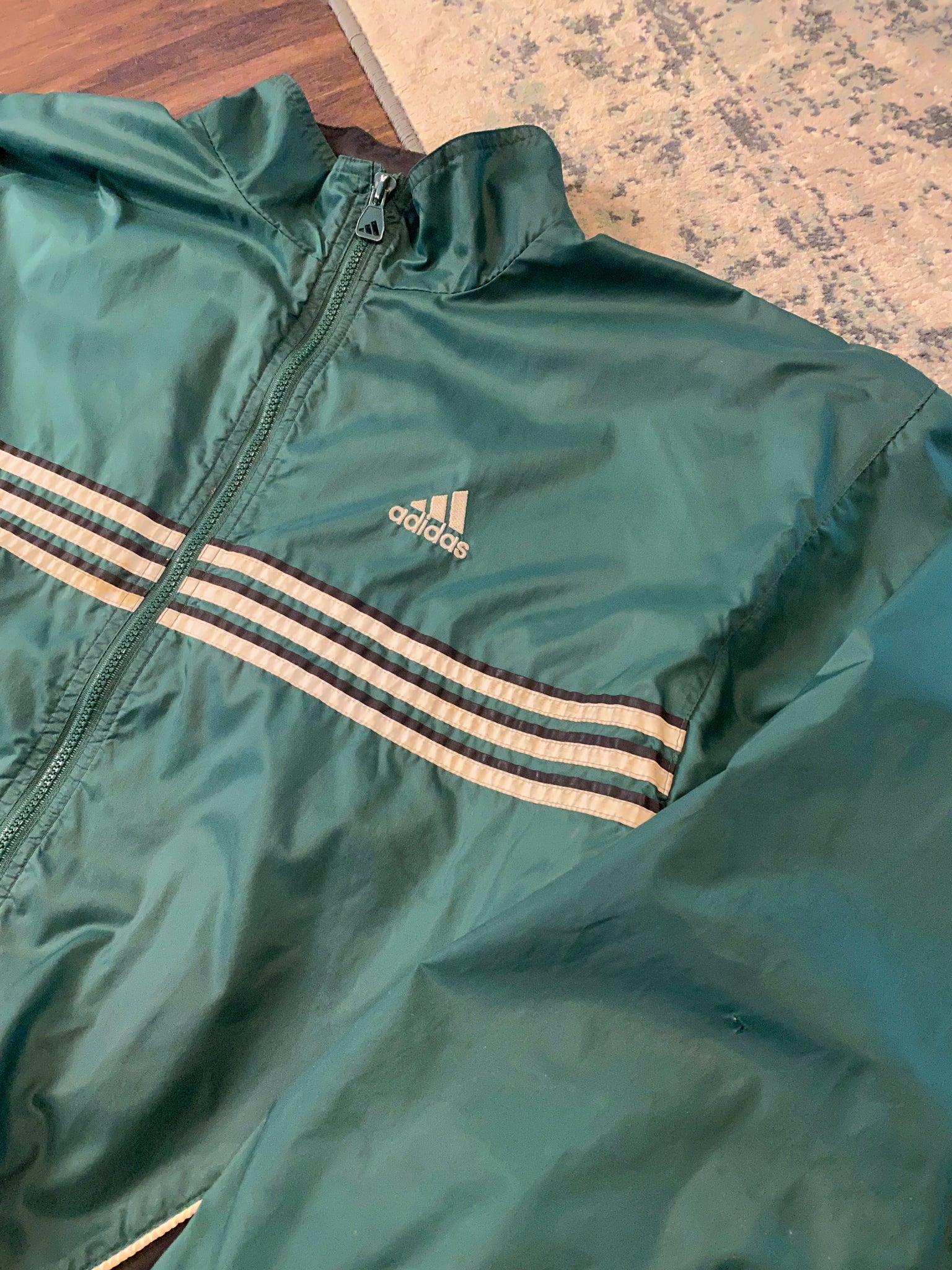 ADIDAS GREEN VINTAGE WINDBREAKER / MEDIUM