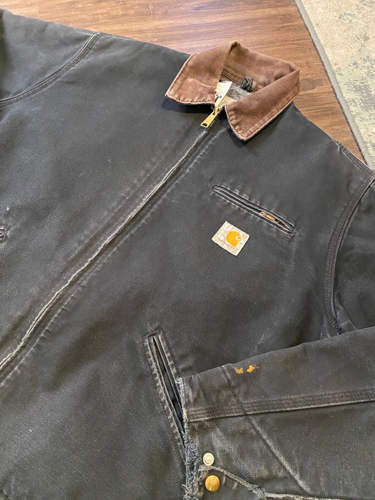 Carhartt black Detroit J01 / large