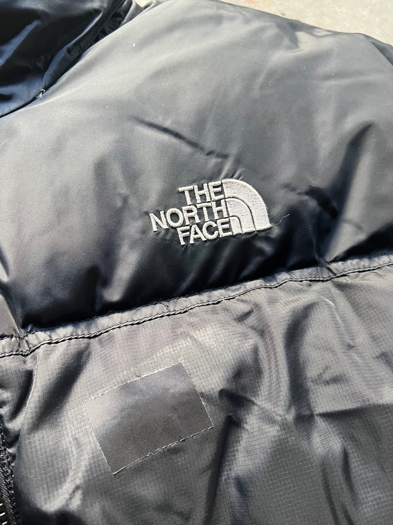 TNF 700 BLACK PUFFER / LARGE