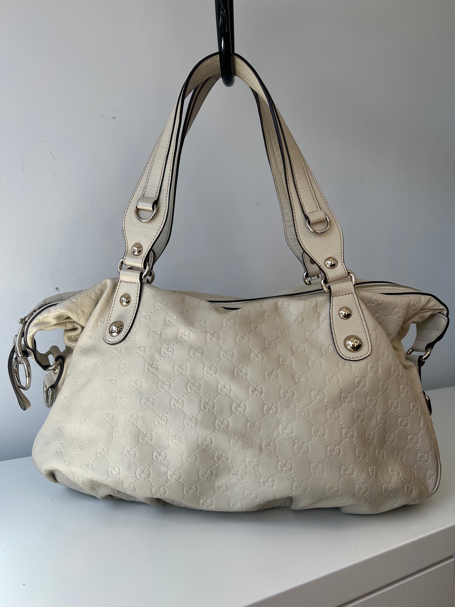 GUCCI LARGE EMBOSSED TOTE BAG / CREAM