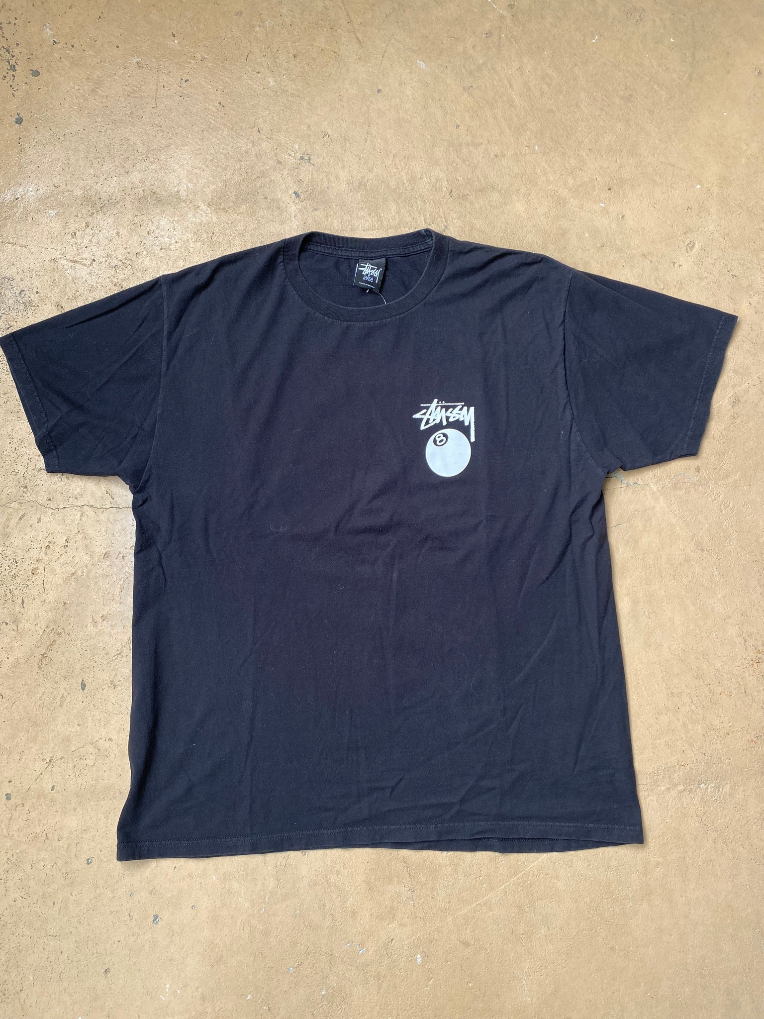 STUSSY 8BALL TSHIRT / LARGE