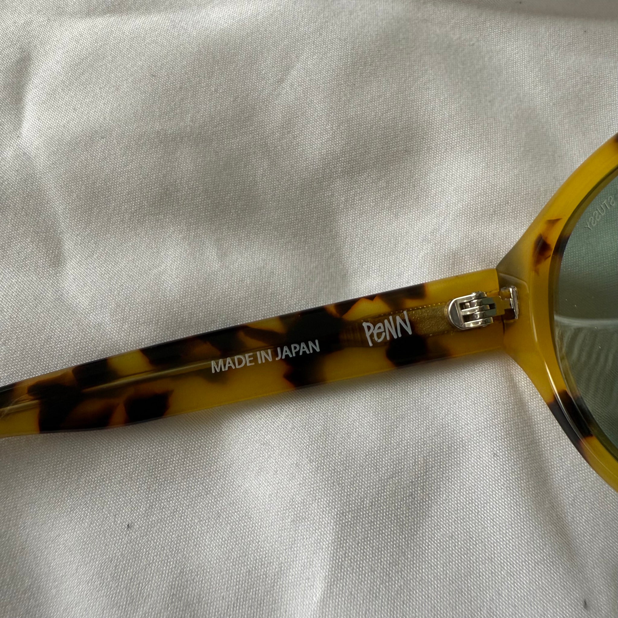 Stussy “Penn” tortoise sunglasses / OS