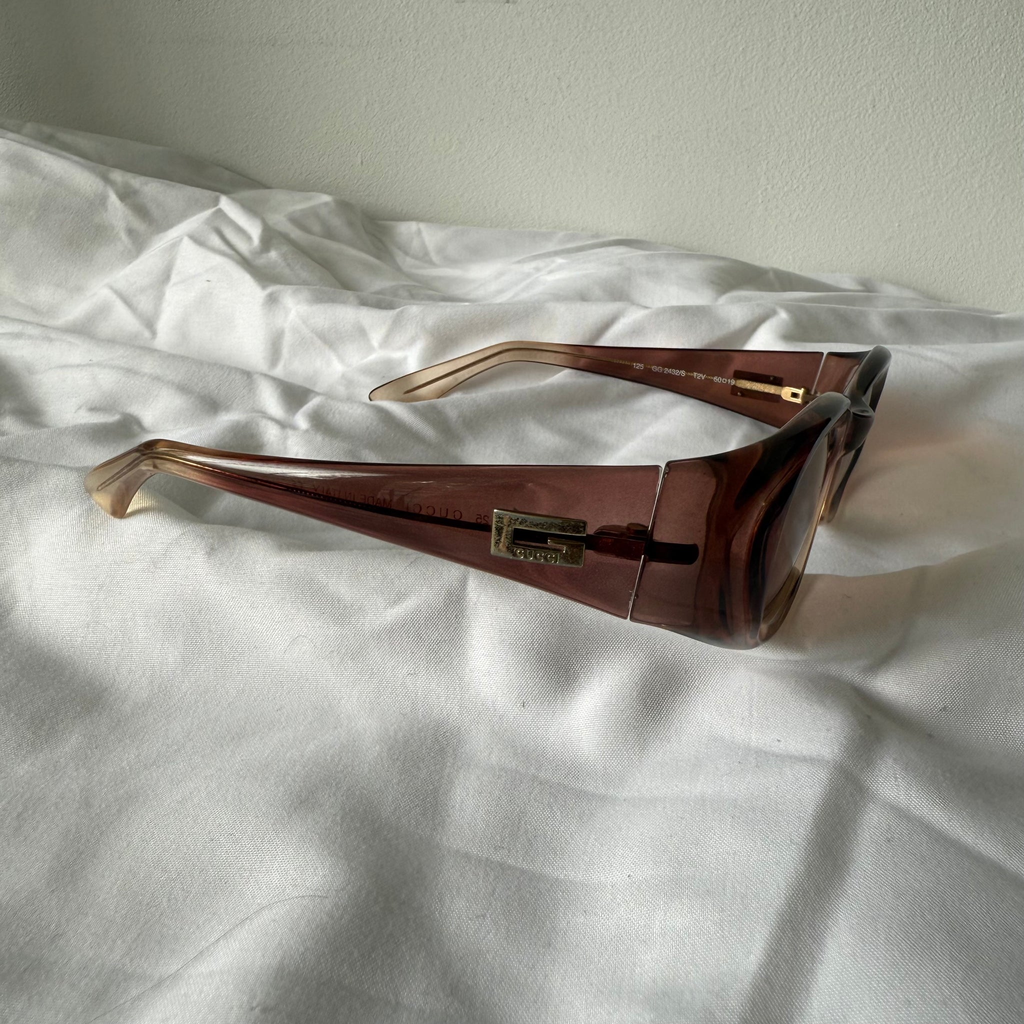 Gucci G sunglasses in brown / OS
