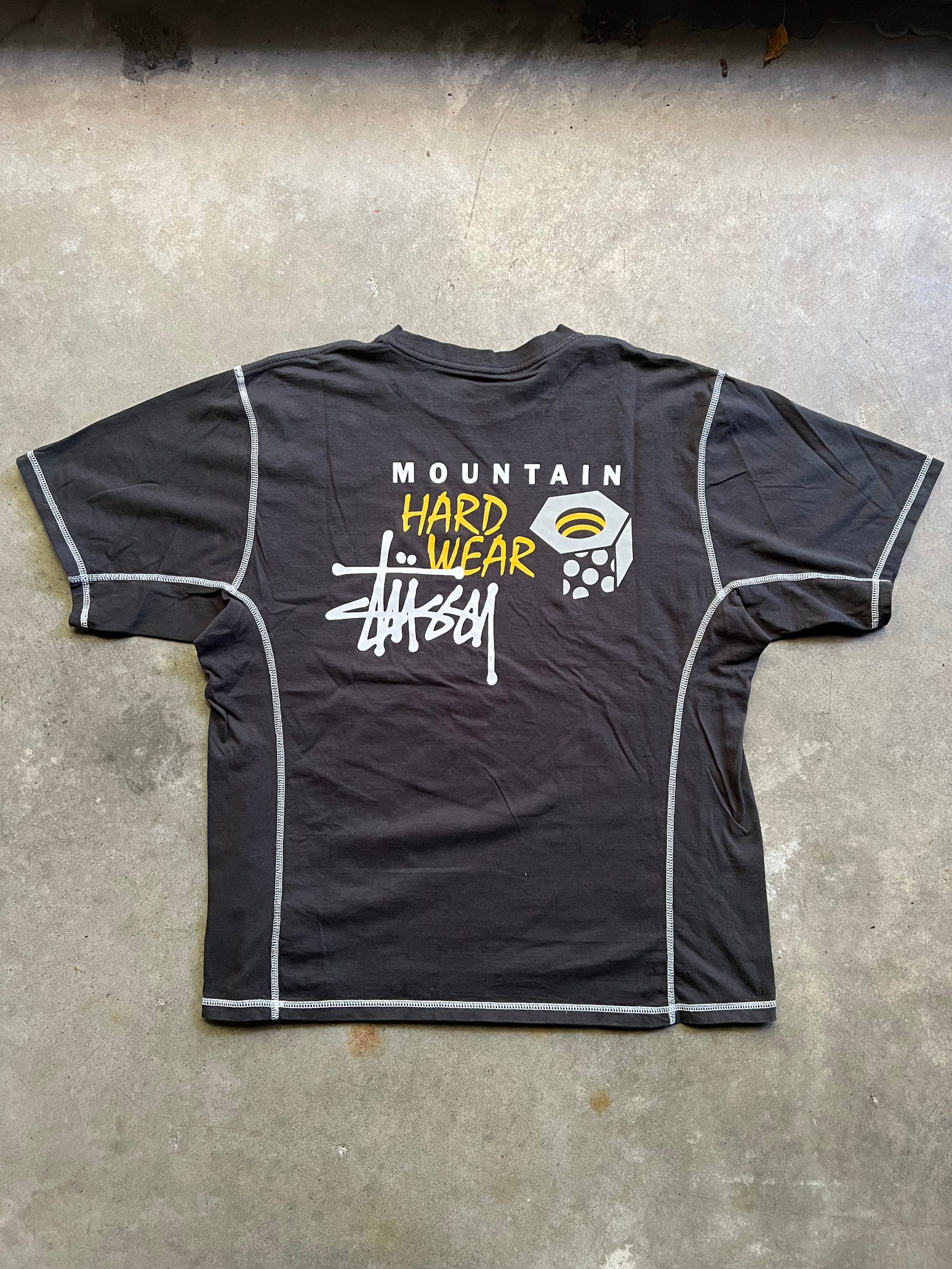 STUSSY X MOUNTAIN HARDWEAR TEE / MEDIUM