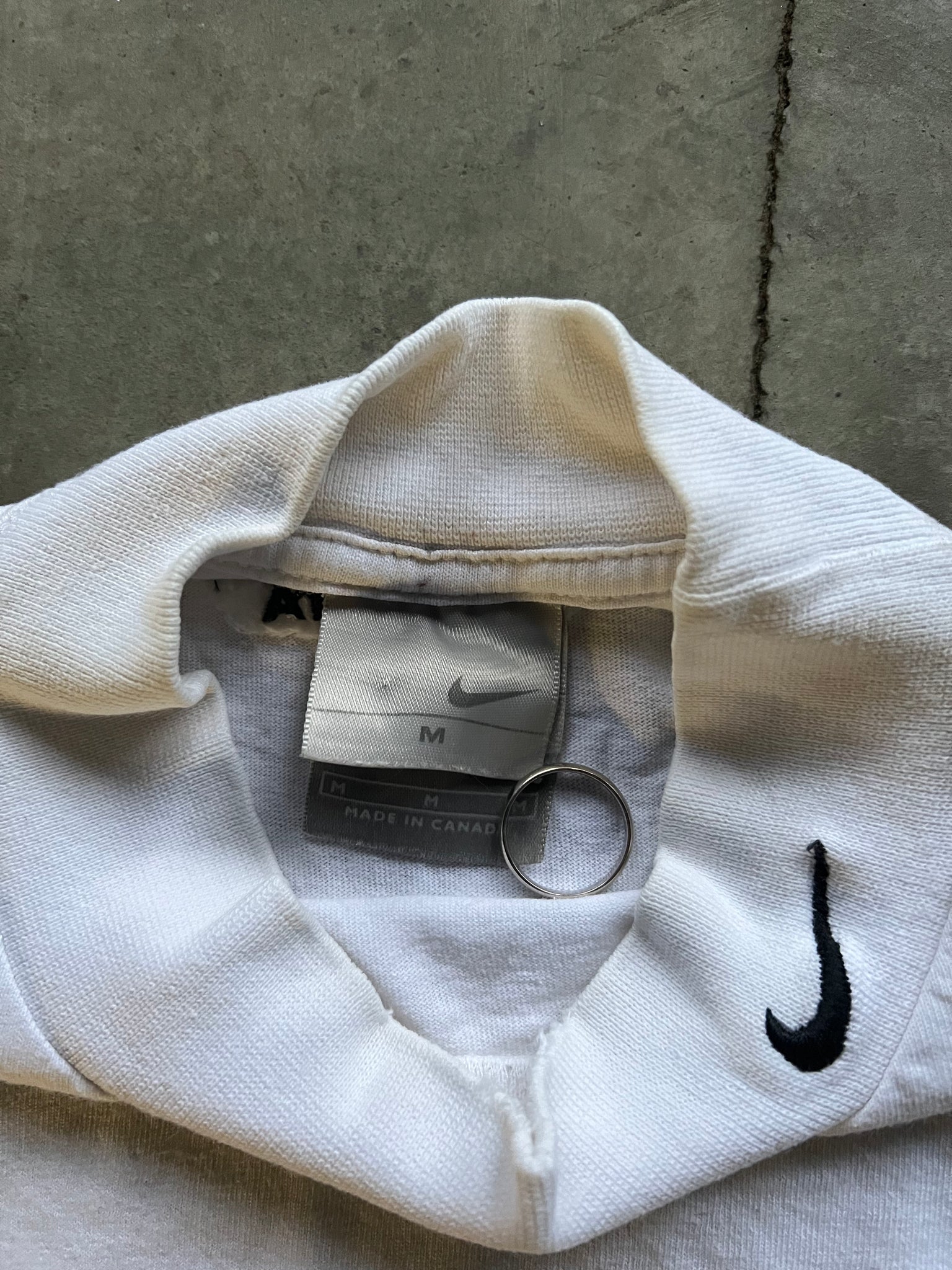 NIKE WHITE MOCKNECK LS / MEDIUM