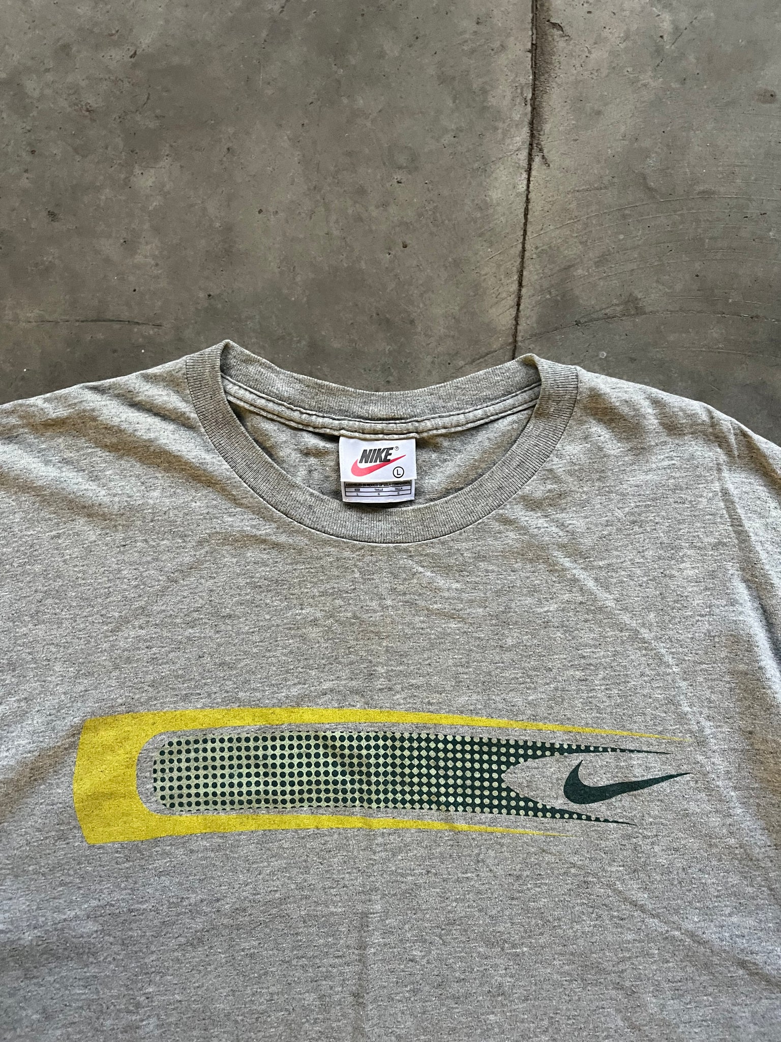 NIKE GREY TSHIRT / LARGE