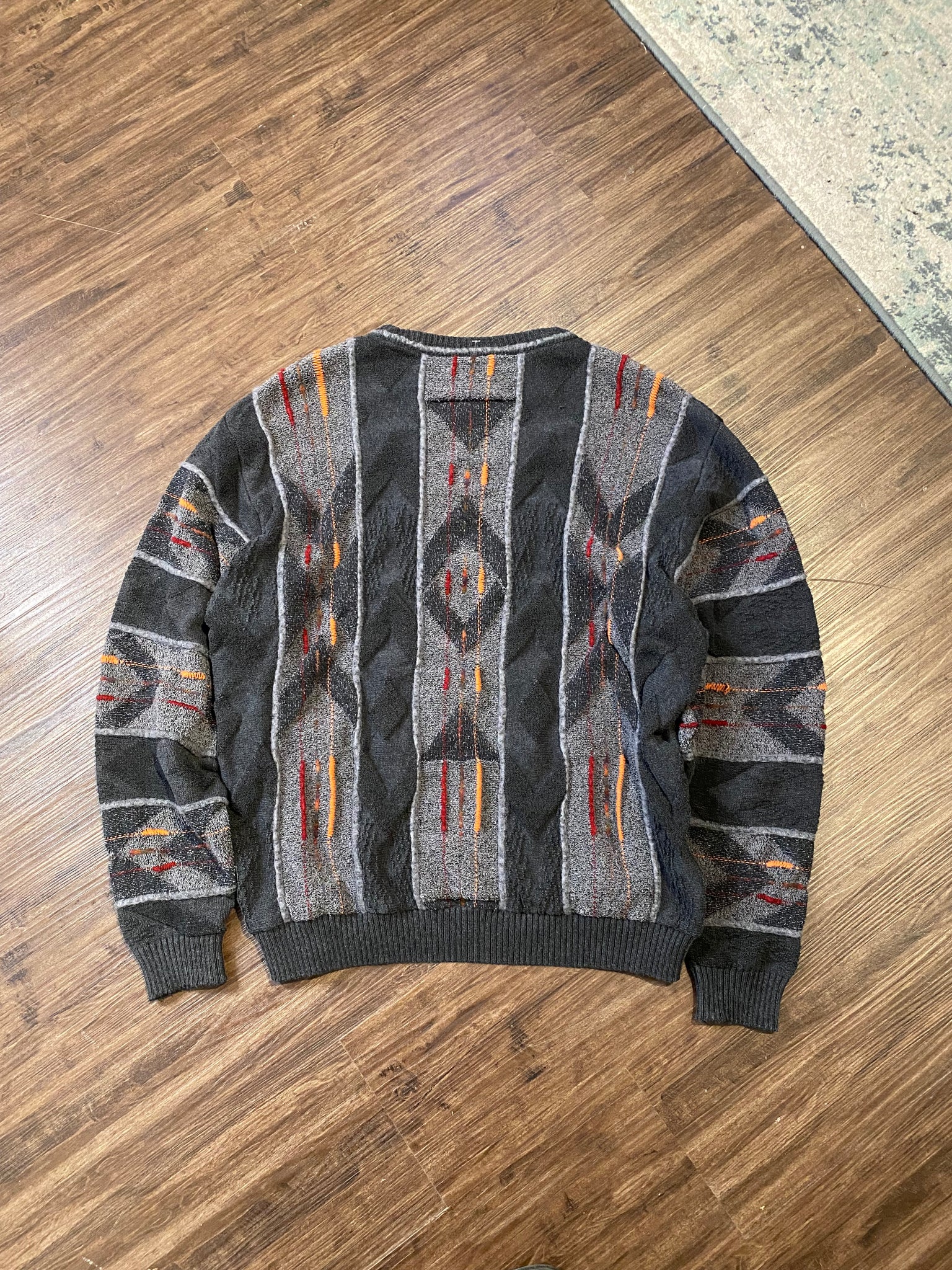 3D COOGI-STYLE KNIT SWEATER / MEDIUM