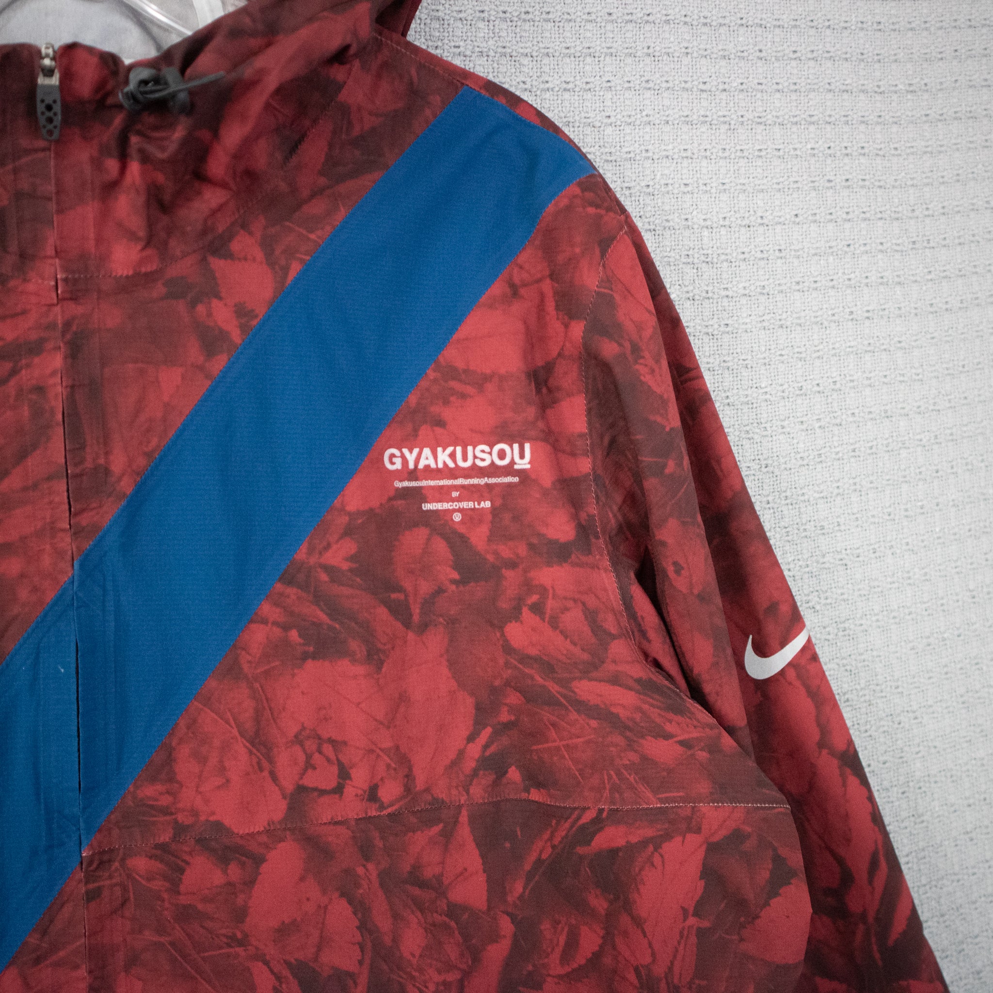 Undercover x Nike Gyakusou Red Camo Leaf Jacket / Medium