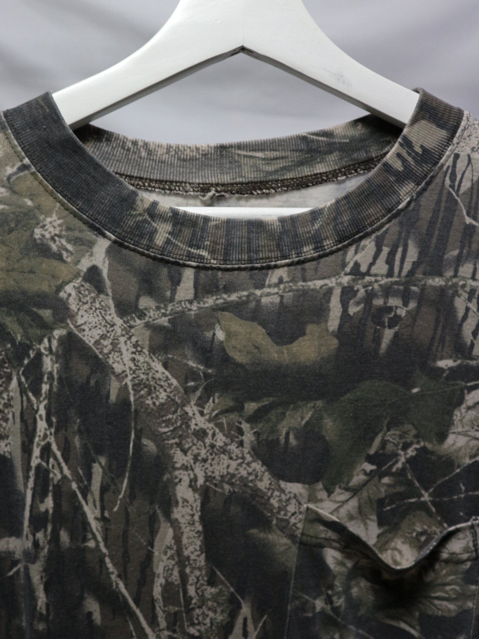 REALTREE CAMO CUT OFF SHIRT / XLARGE