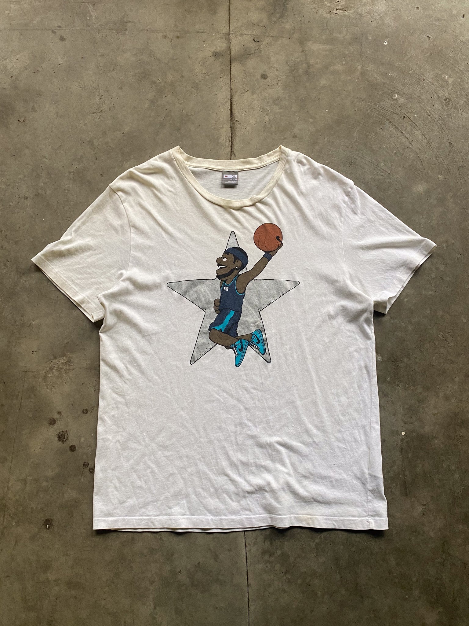 2000s LEBRON CHARACTER TEE / XLARGE