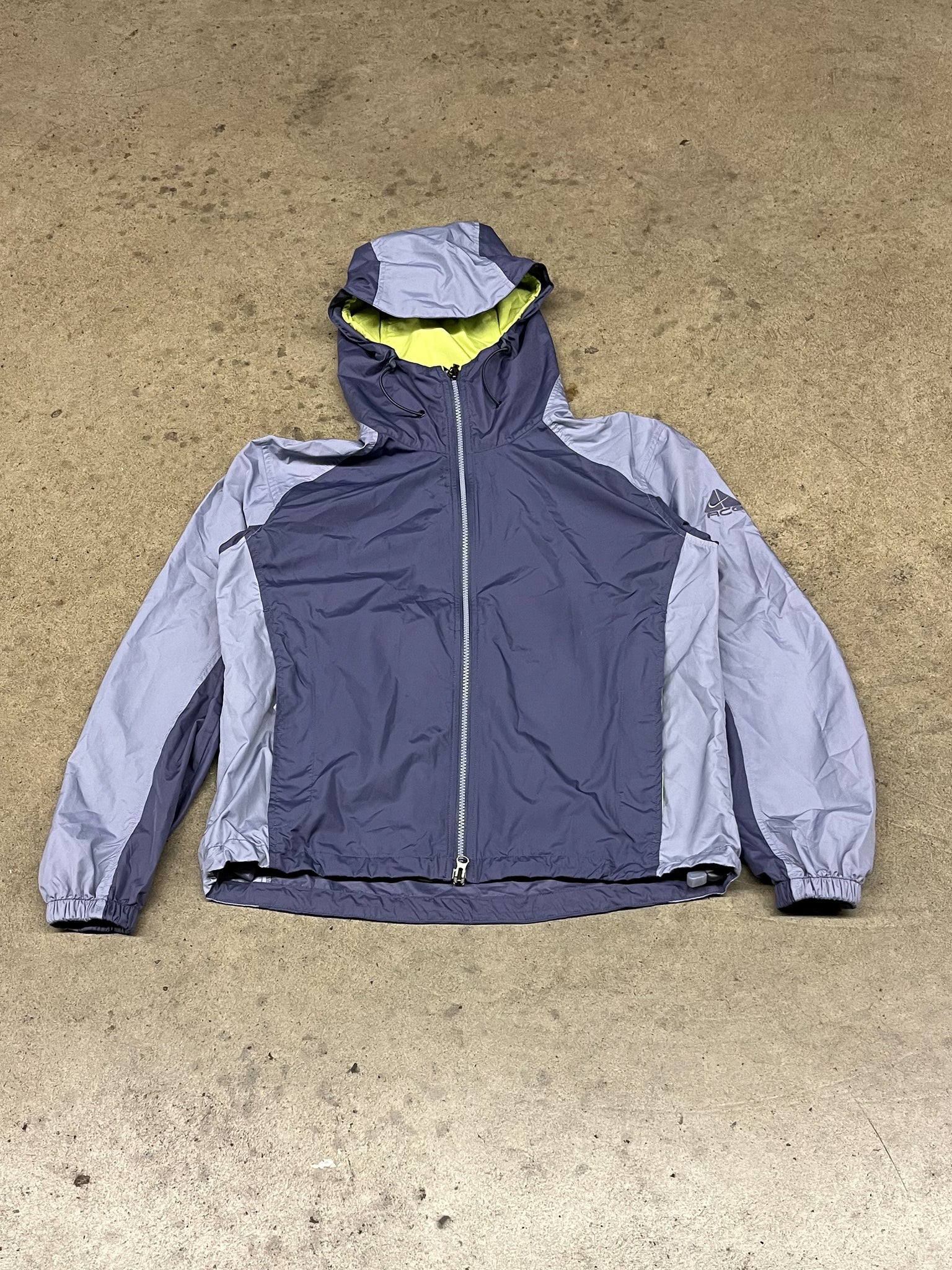 NIKE ACG HOODED PACKABLE WINDBREAKER / Medium