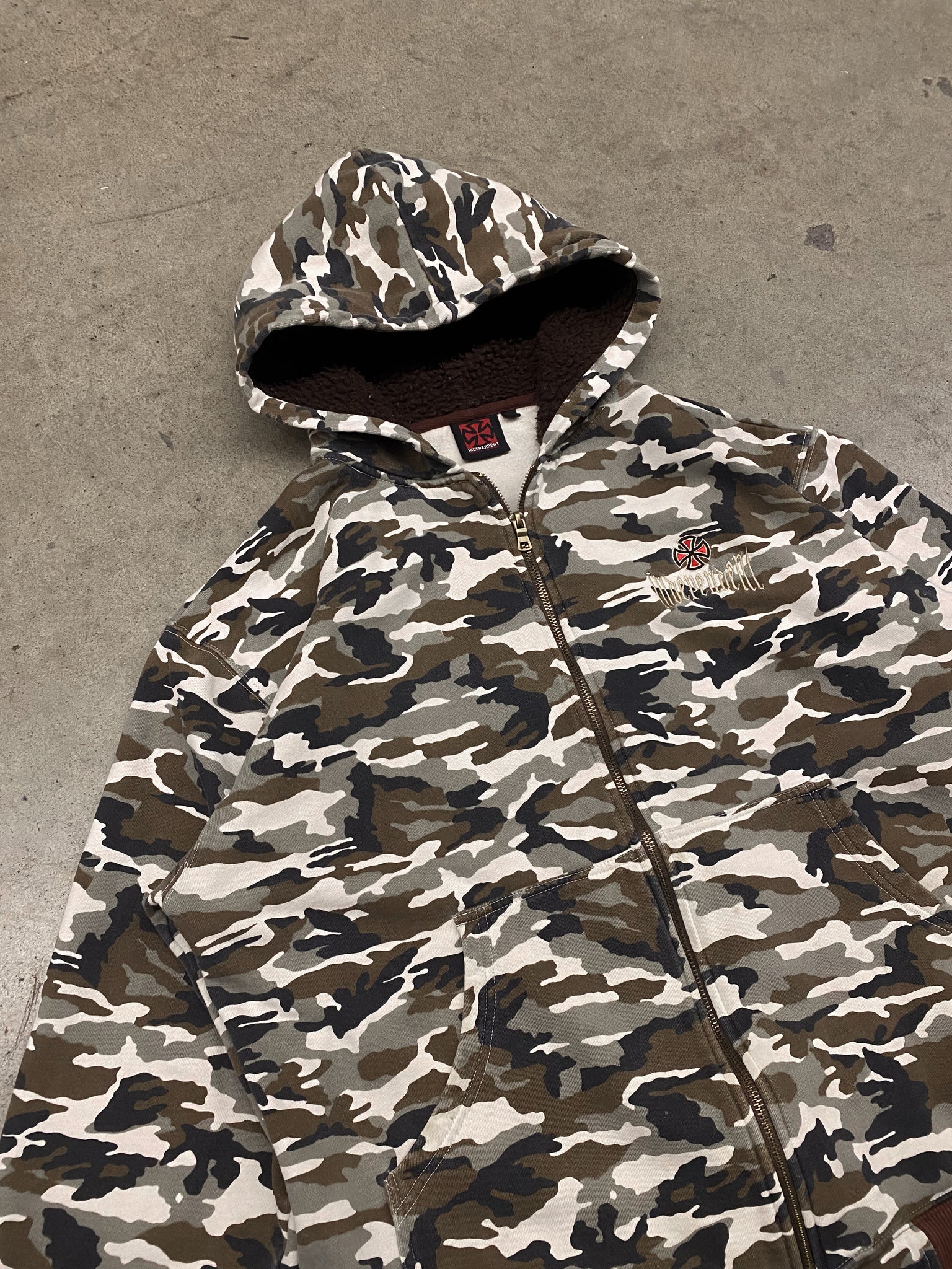 2000s INDEPENDENT CAMO HOODIE / Large