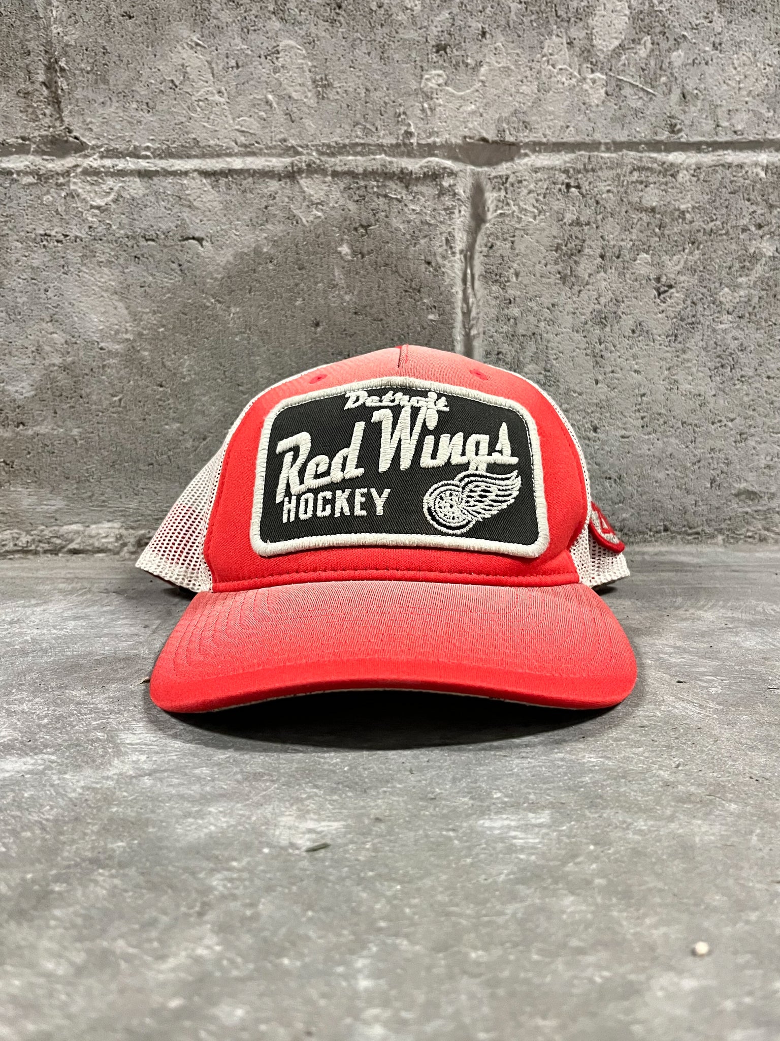 REISSUED RETRO DETRIOT RED WINGS SNAPBACK / ONE SIZE