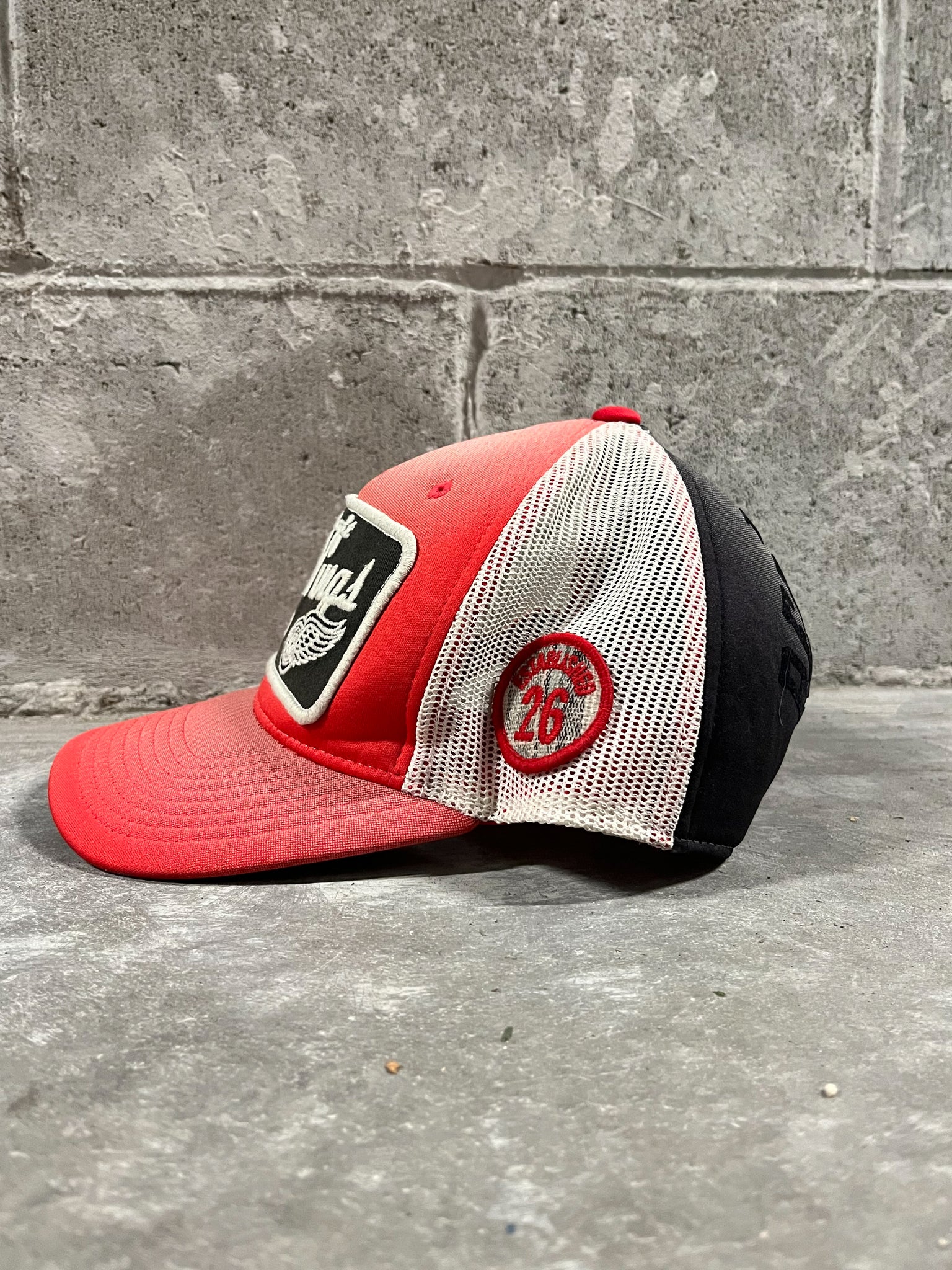 REISSUED RETRO DETRIOT RED WINGS SNAPBACK / ONE SIZE