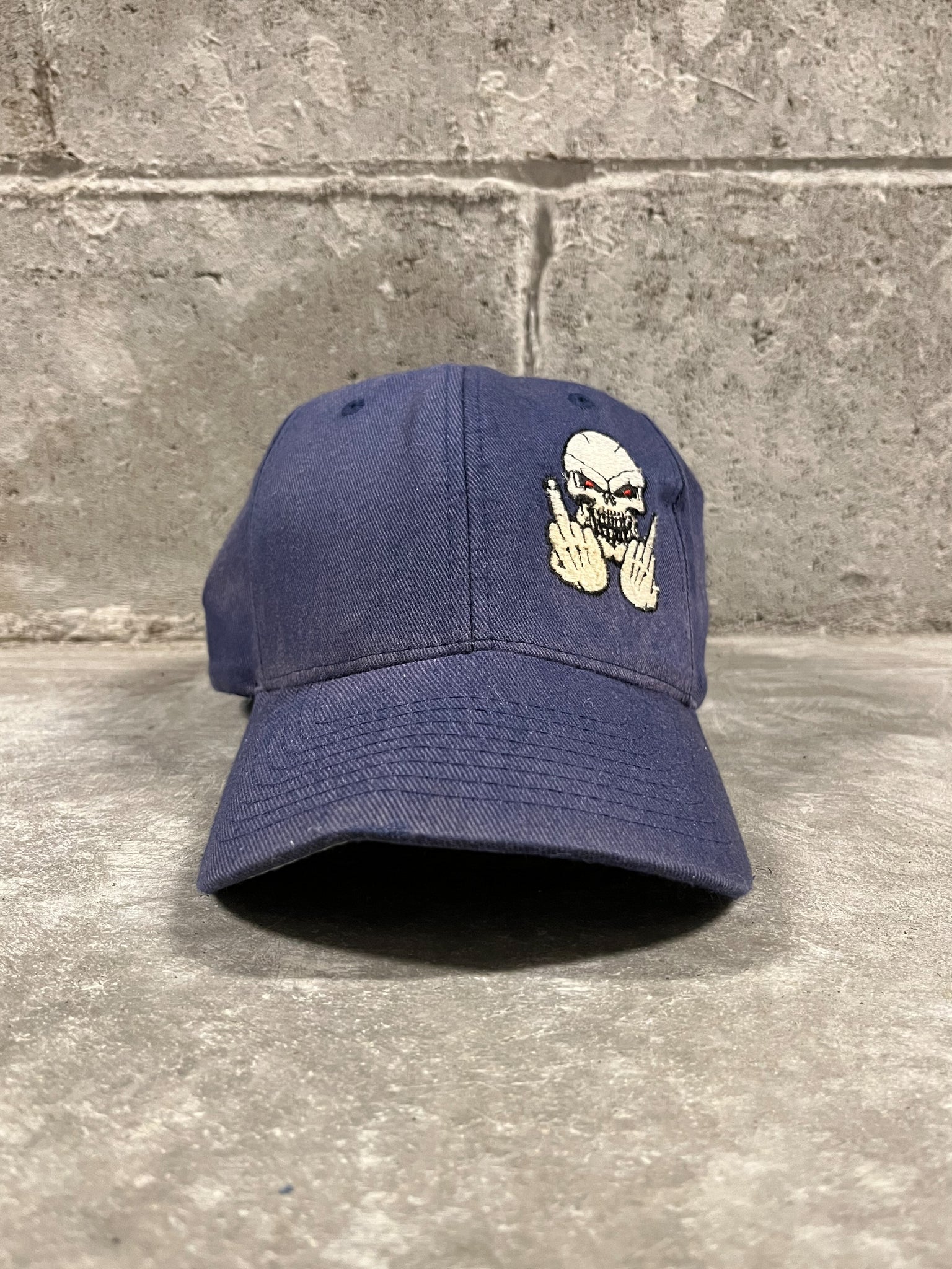 Two finger krew fitted Cap / S-M