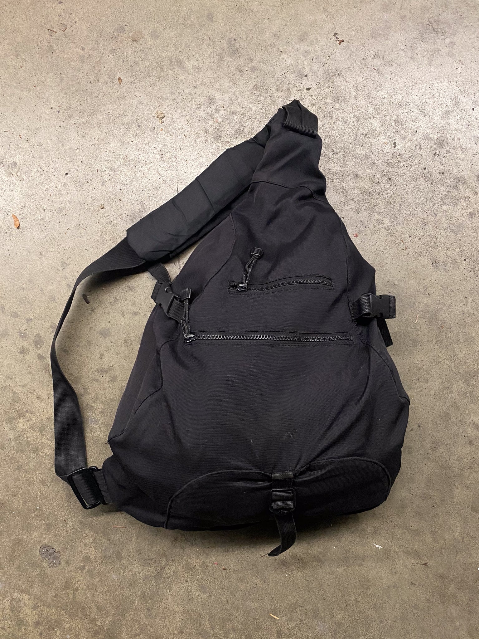 1990s GAP SLING BAG