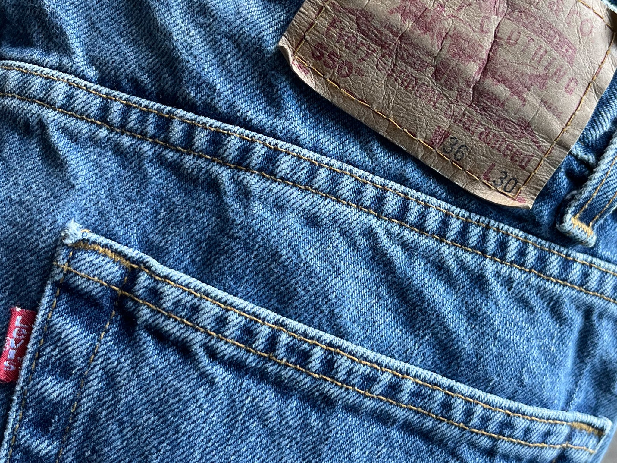 Levis 550 Relaxed Denim / 36x30