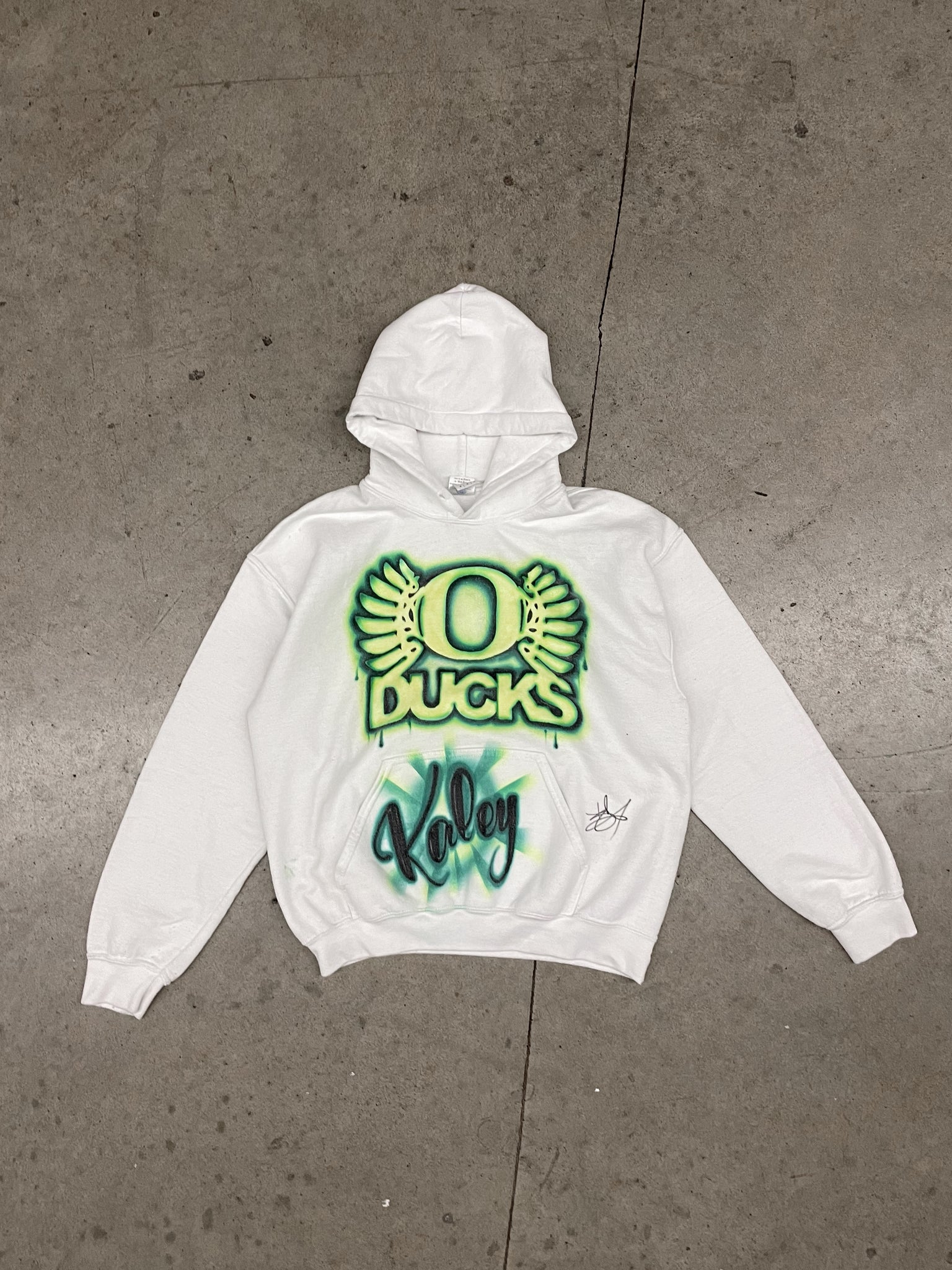 Oregon Ducks Spray Paint Graffiti Hoodie / MEDIUM