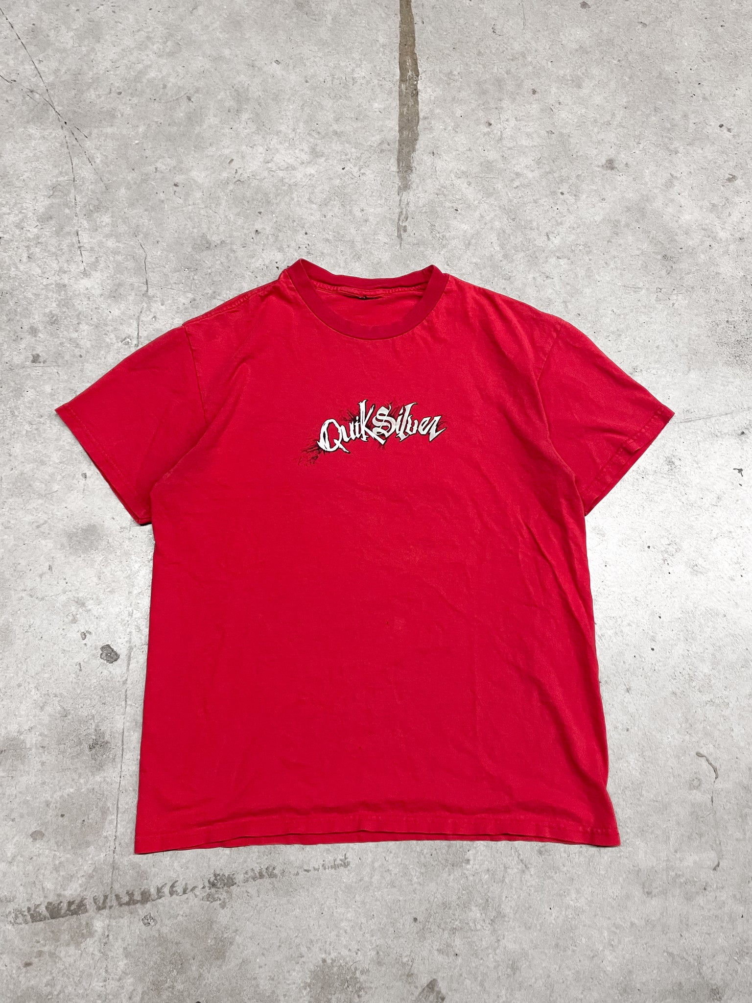 QUIKSILVER RED TSHIRT / LARGE