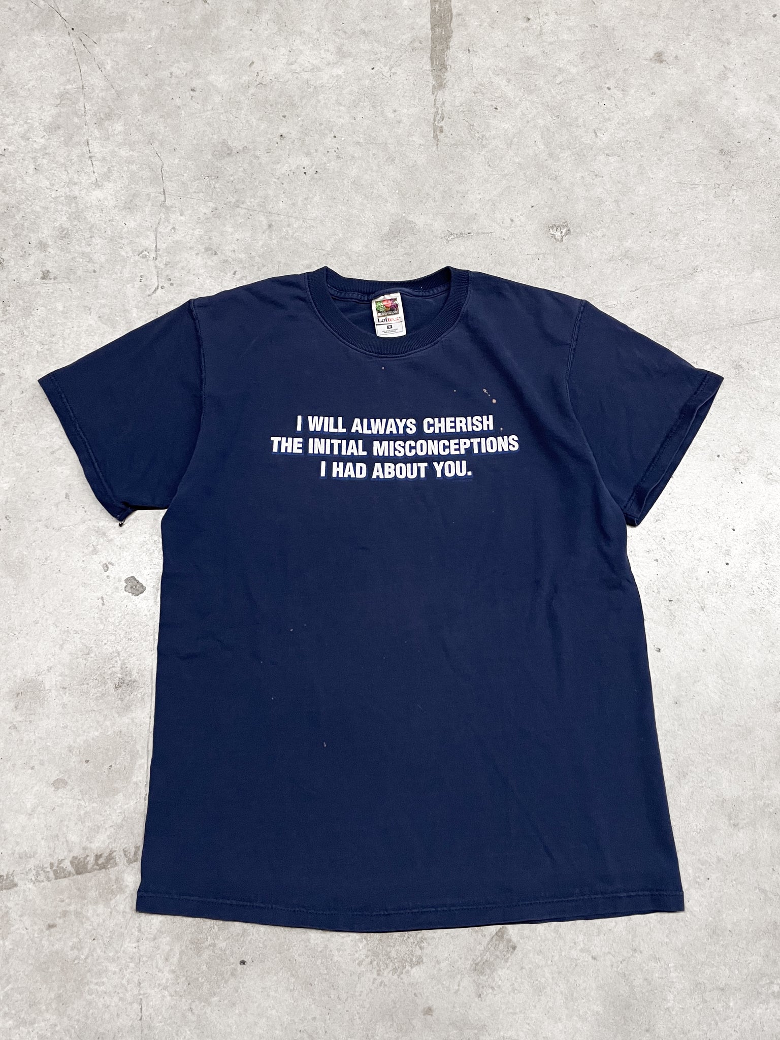 INITIAL MISCONCEPTIONS TEE / MEDIUM