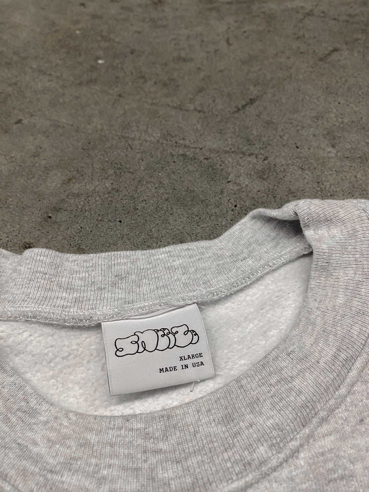 Sneeze Heather grey crewneck / medium