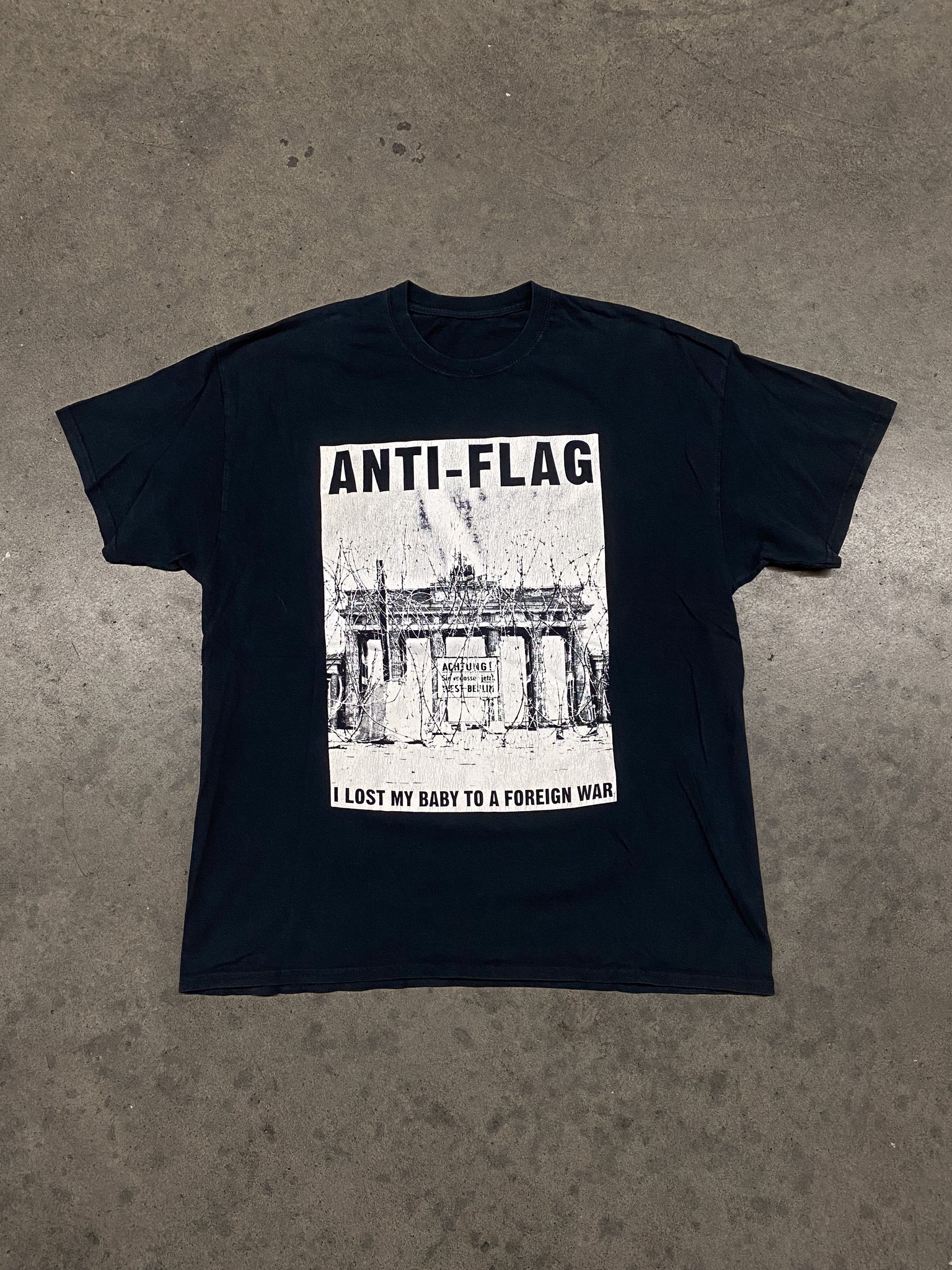 2000s ANTI-FLAG BLACK TEE / Large