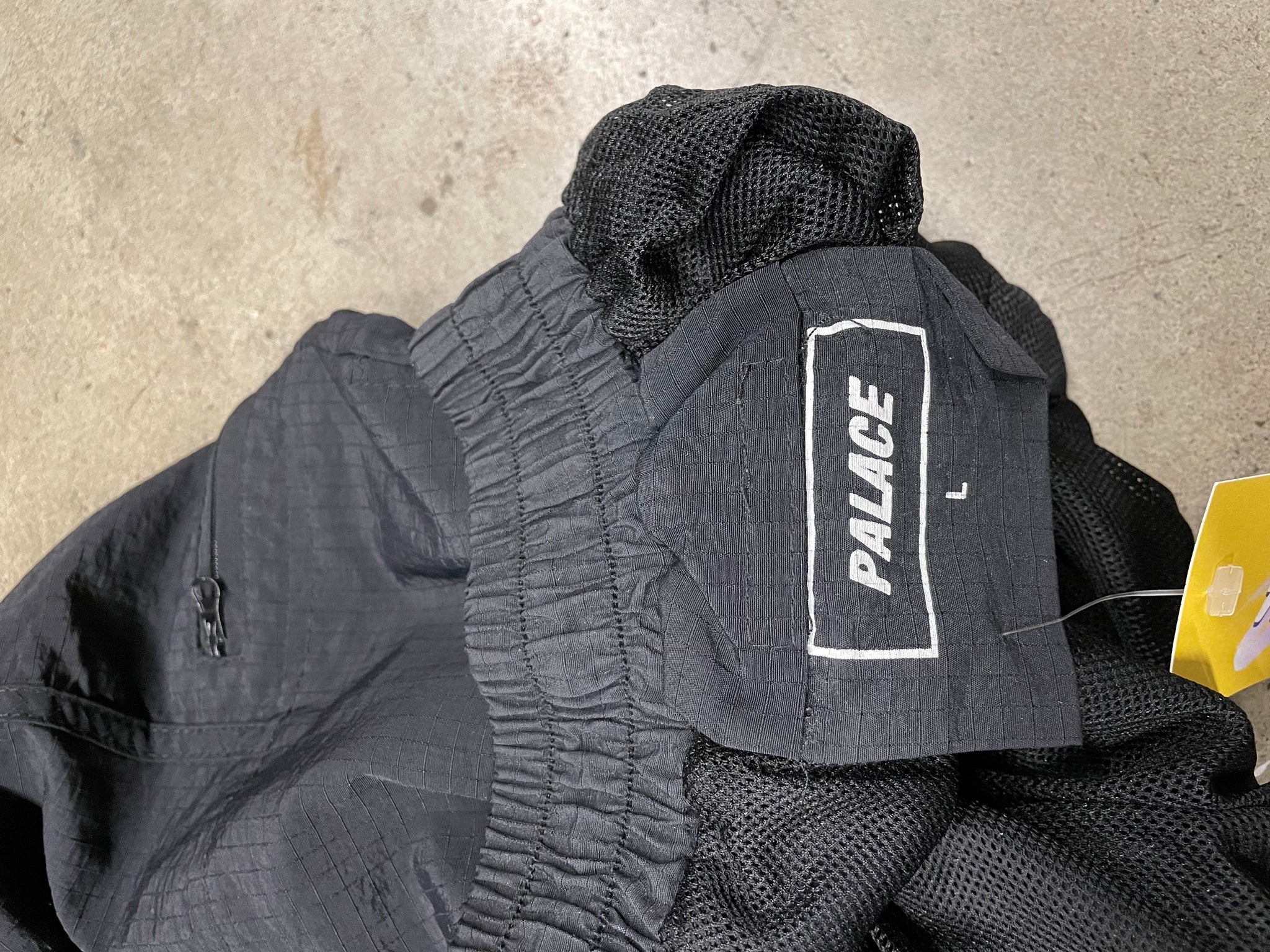 PALACE NYLON JOGGER / LARGE