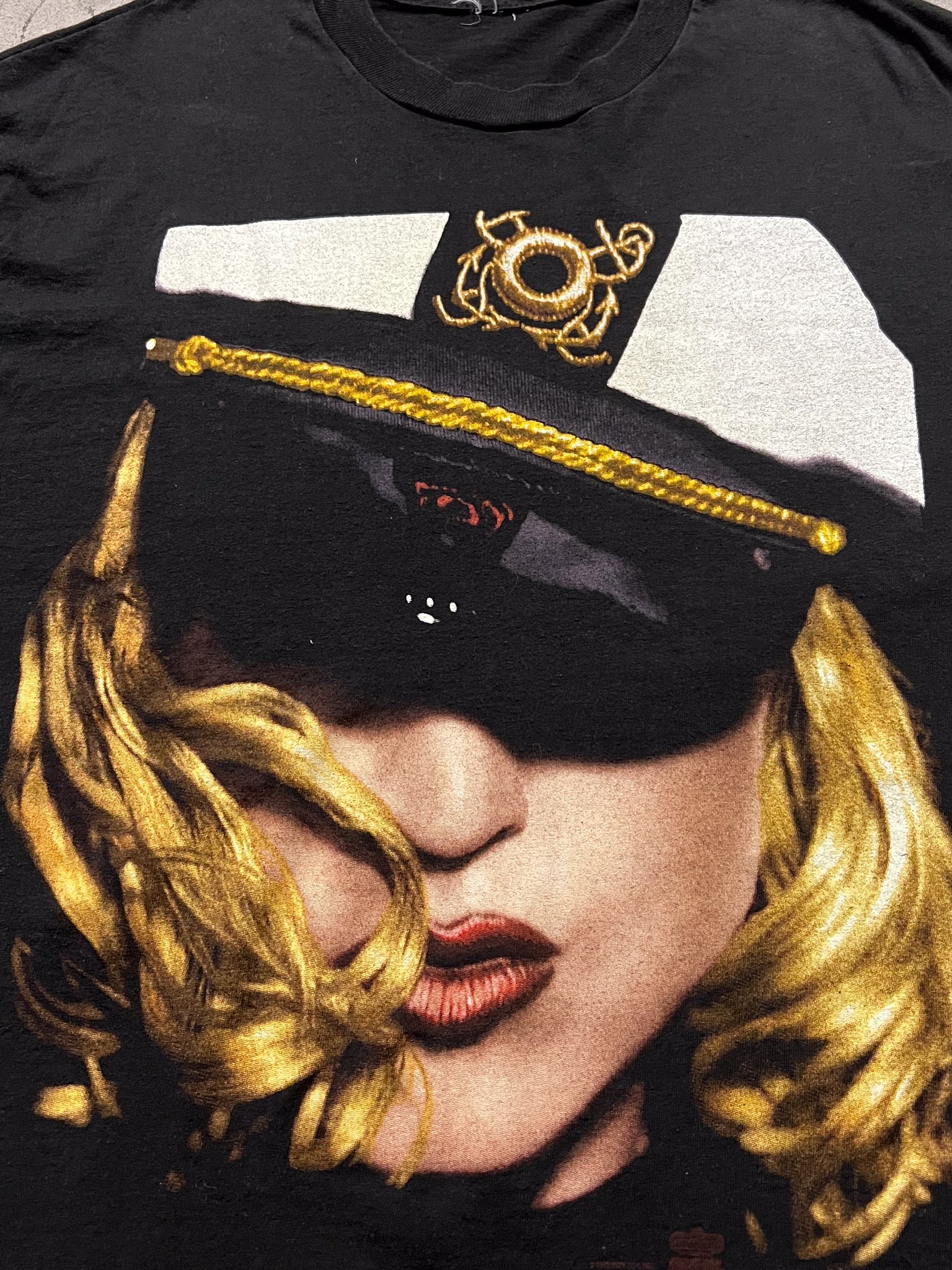 MADONNA "THE GIRLIE SHOW" TEE / Large