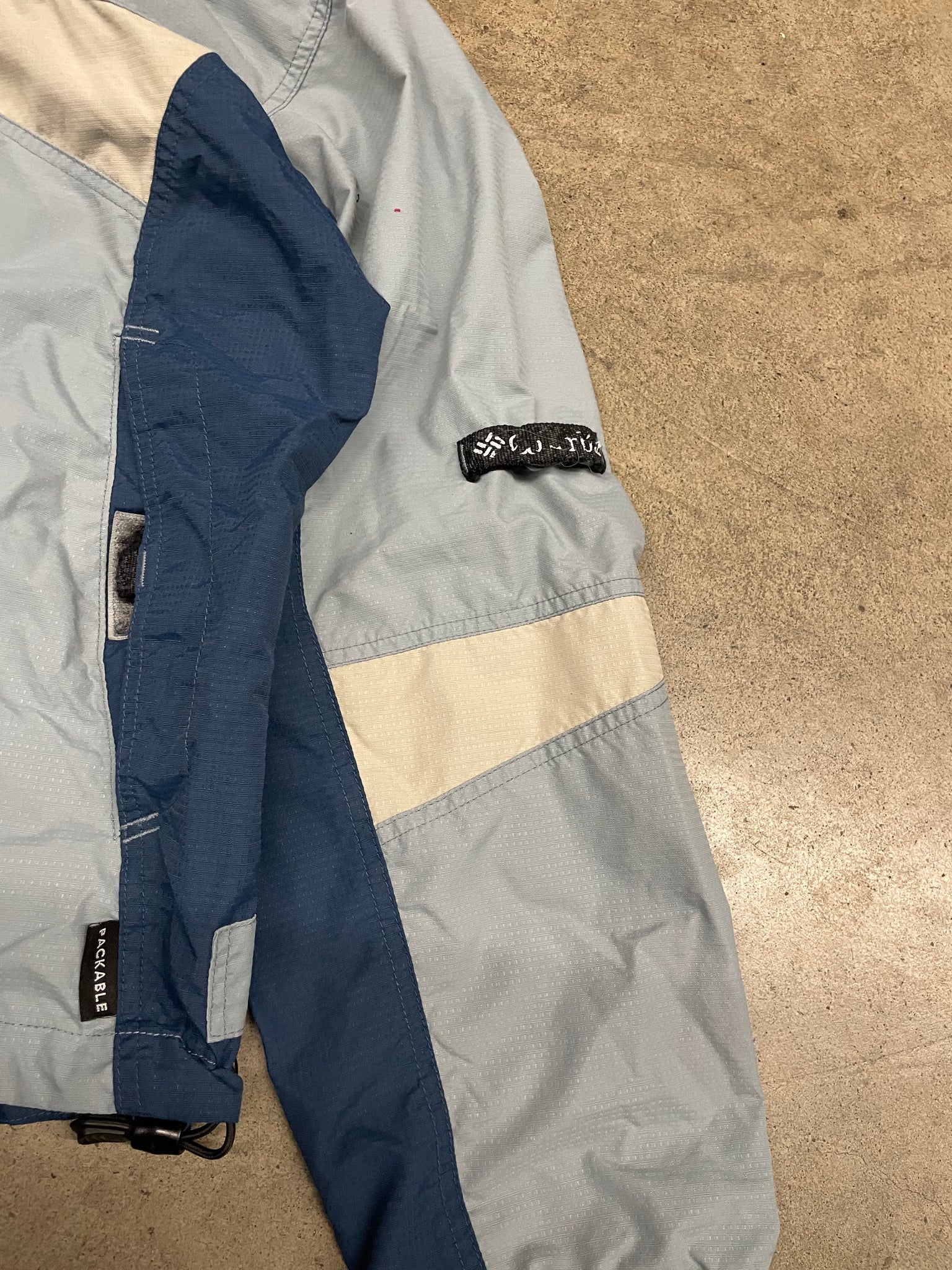 Columbia Triple Blue Rain Jacket / MEDIUM