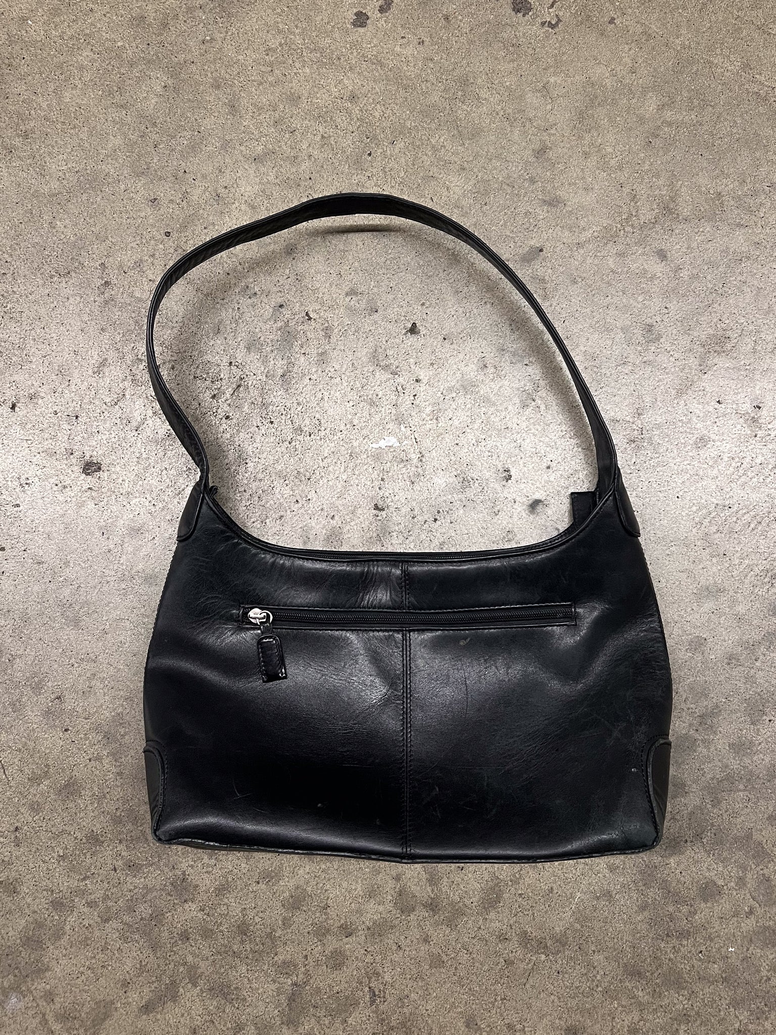 Danier leather shoulder bag / BLACK