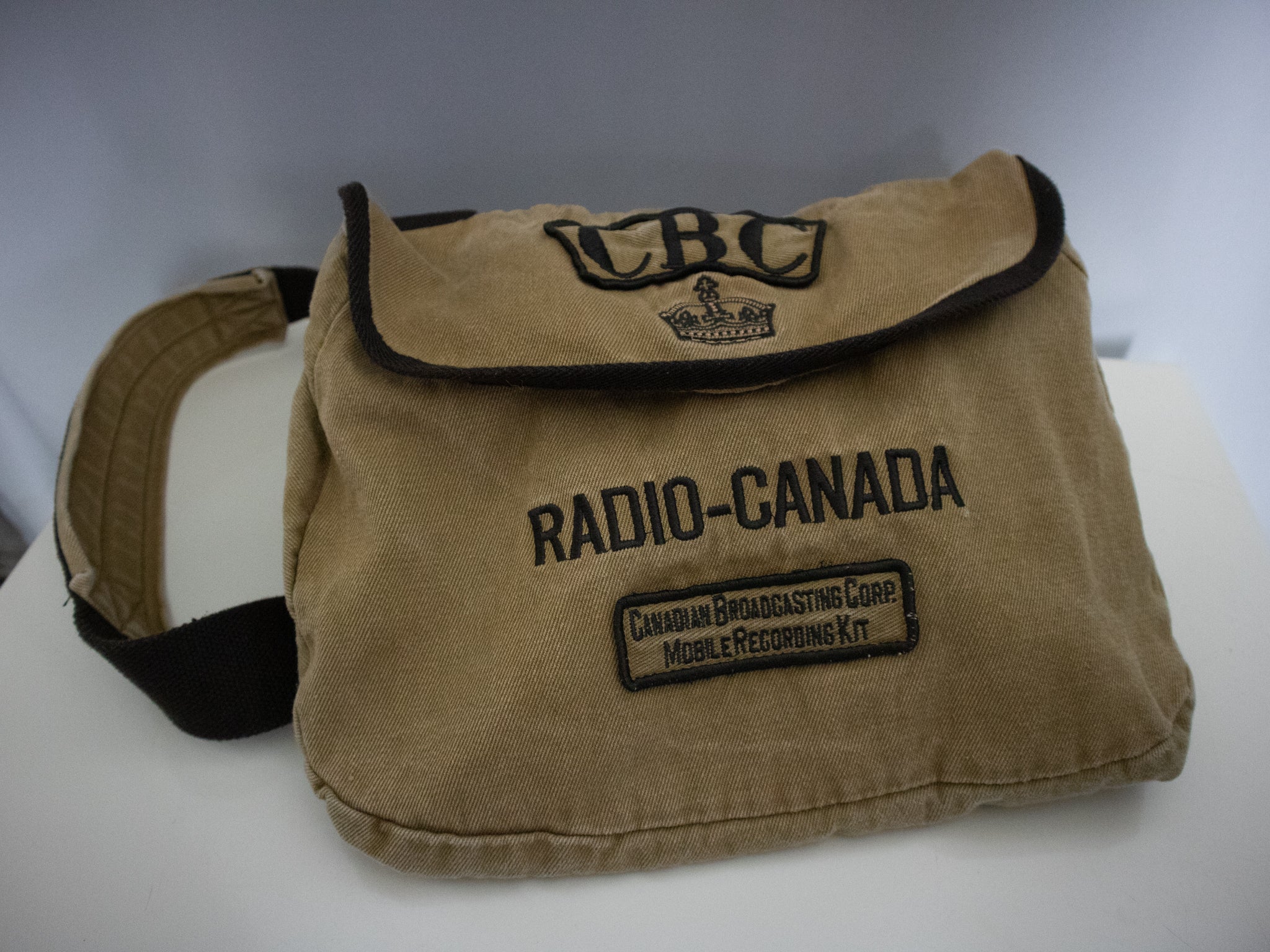 CBC RADIO CANADA VINTAGE BAG / OS