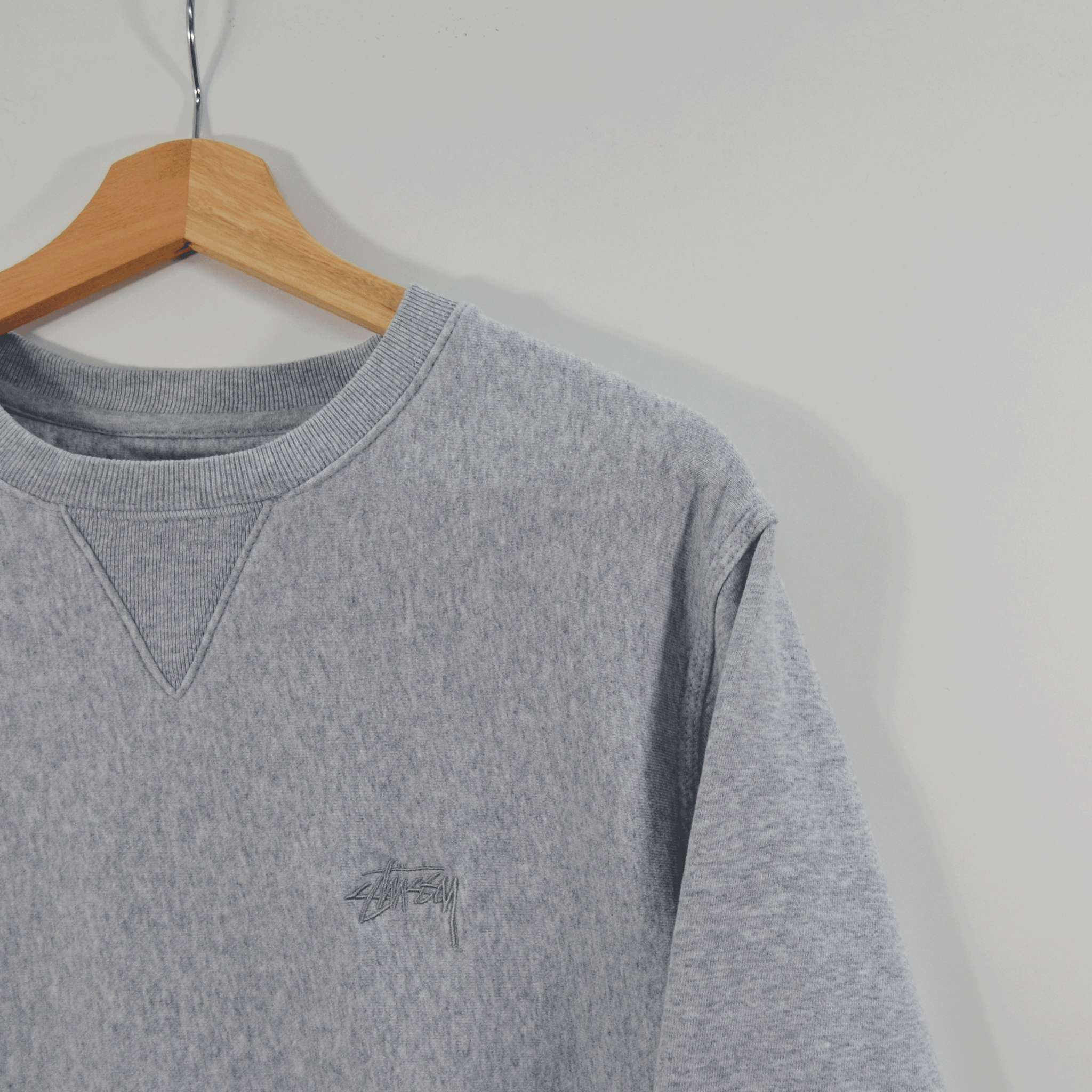 GREY STUSSY CORE CREWNECK / MEDIUM