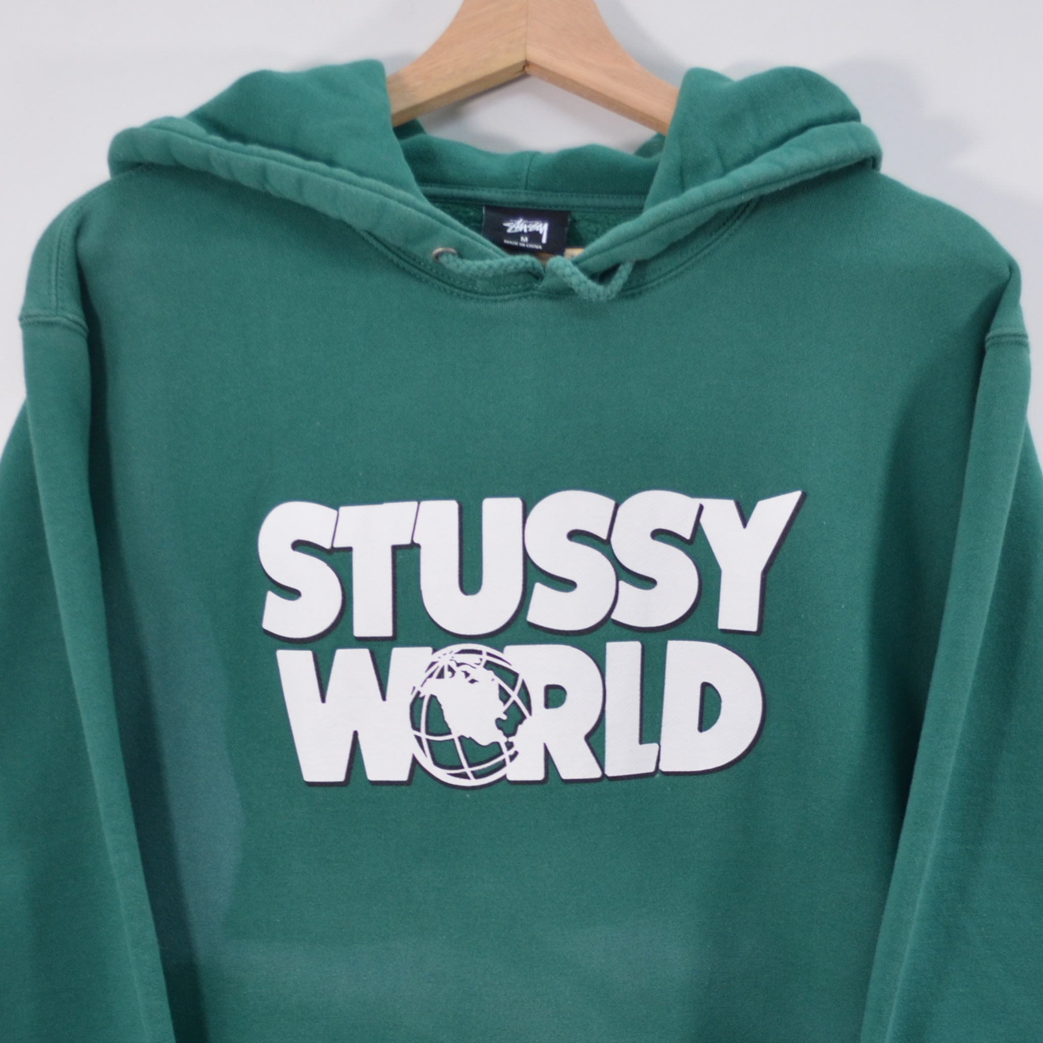 STUSSY WORLD HOODIE / MEDIUM