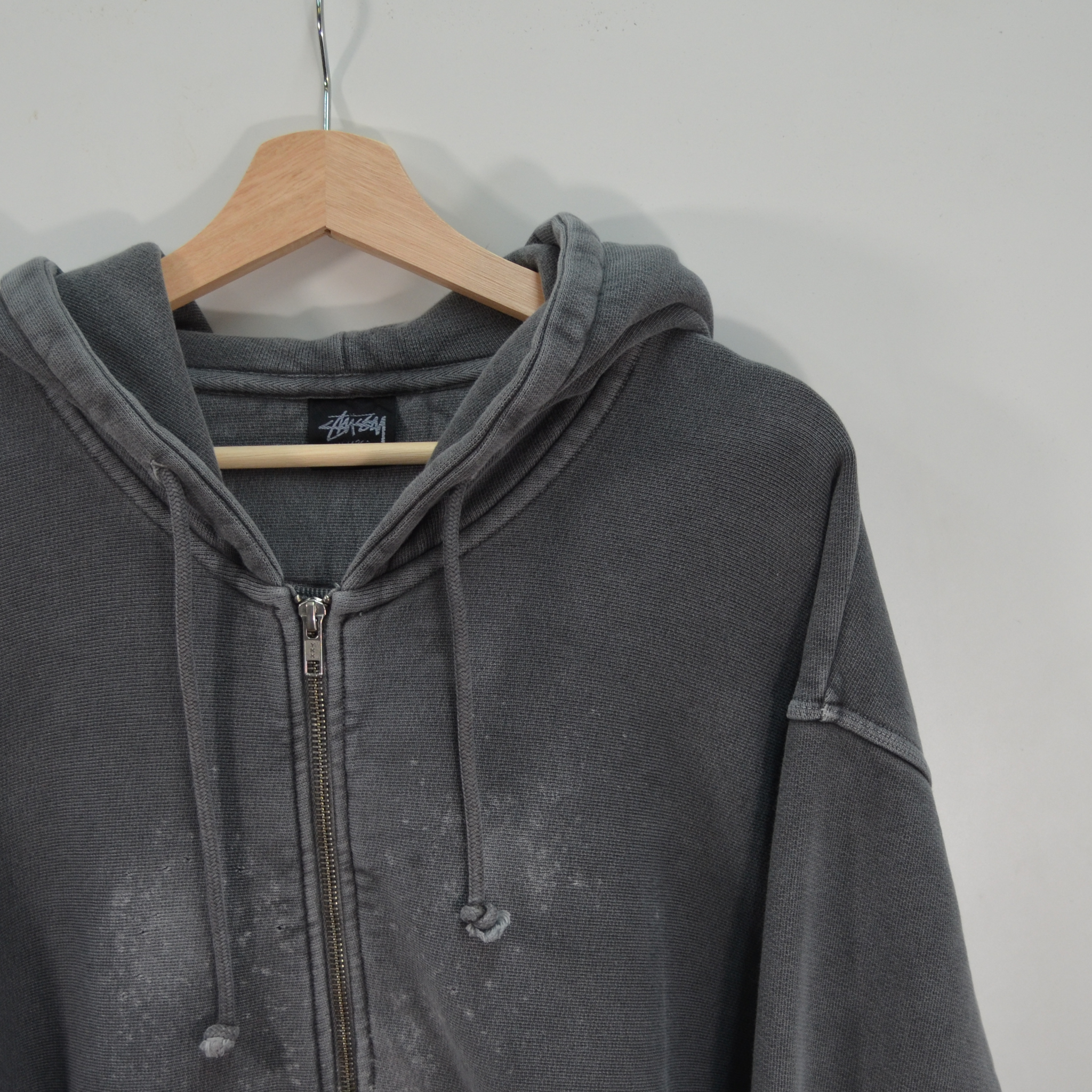 GREY STUSSY HOODIE / LARGE