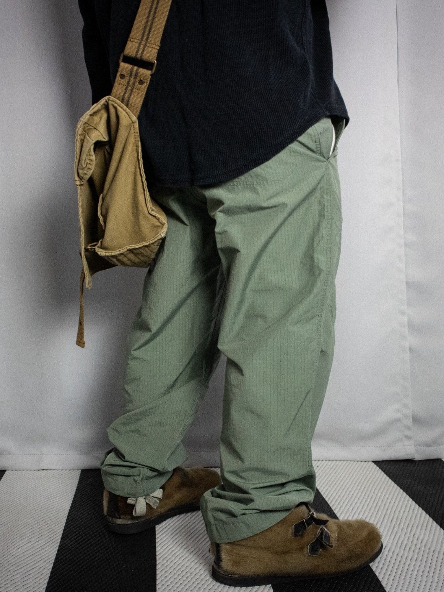 NIKE ACG RELAXED FIT NYLON MIX CARGO PANTS / 34x30